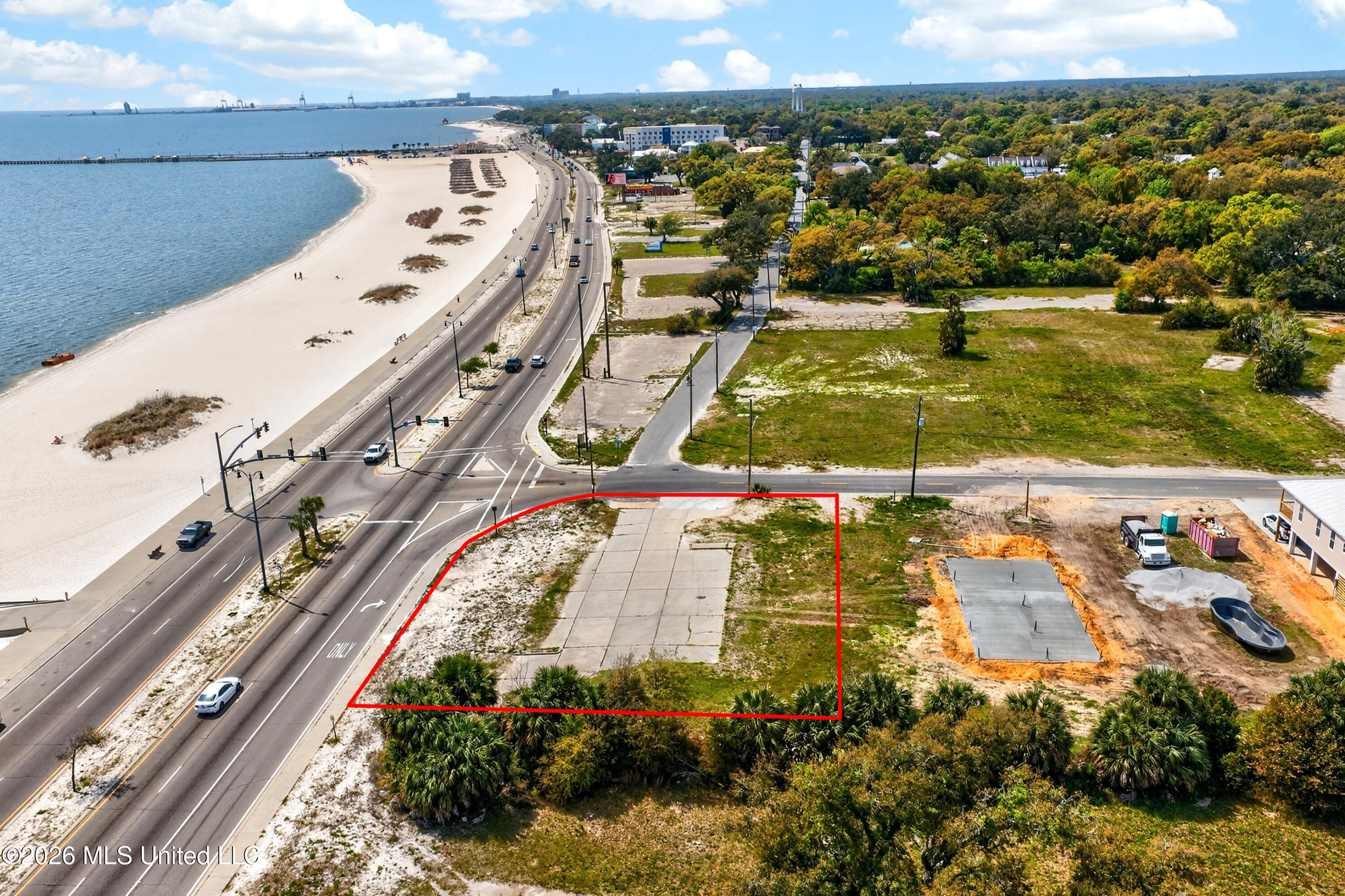 802 Beach Drive Property Photo 1