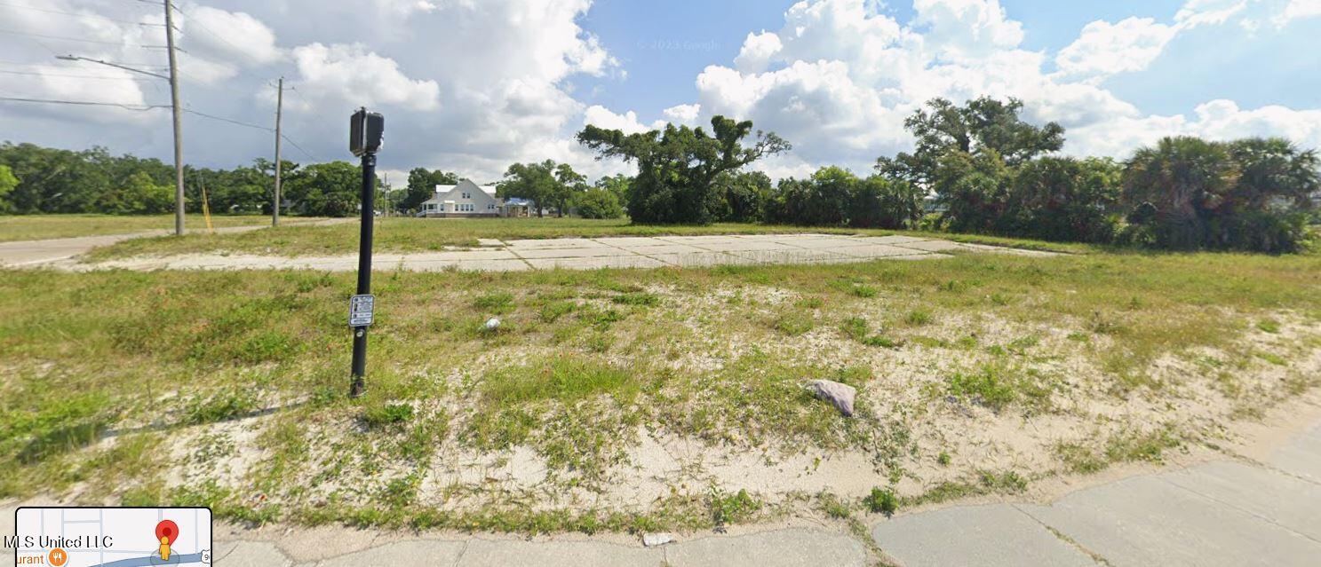802 Beach Drive Property Photo 3