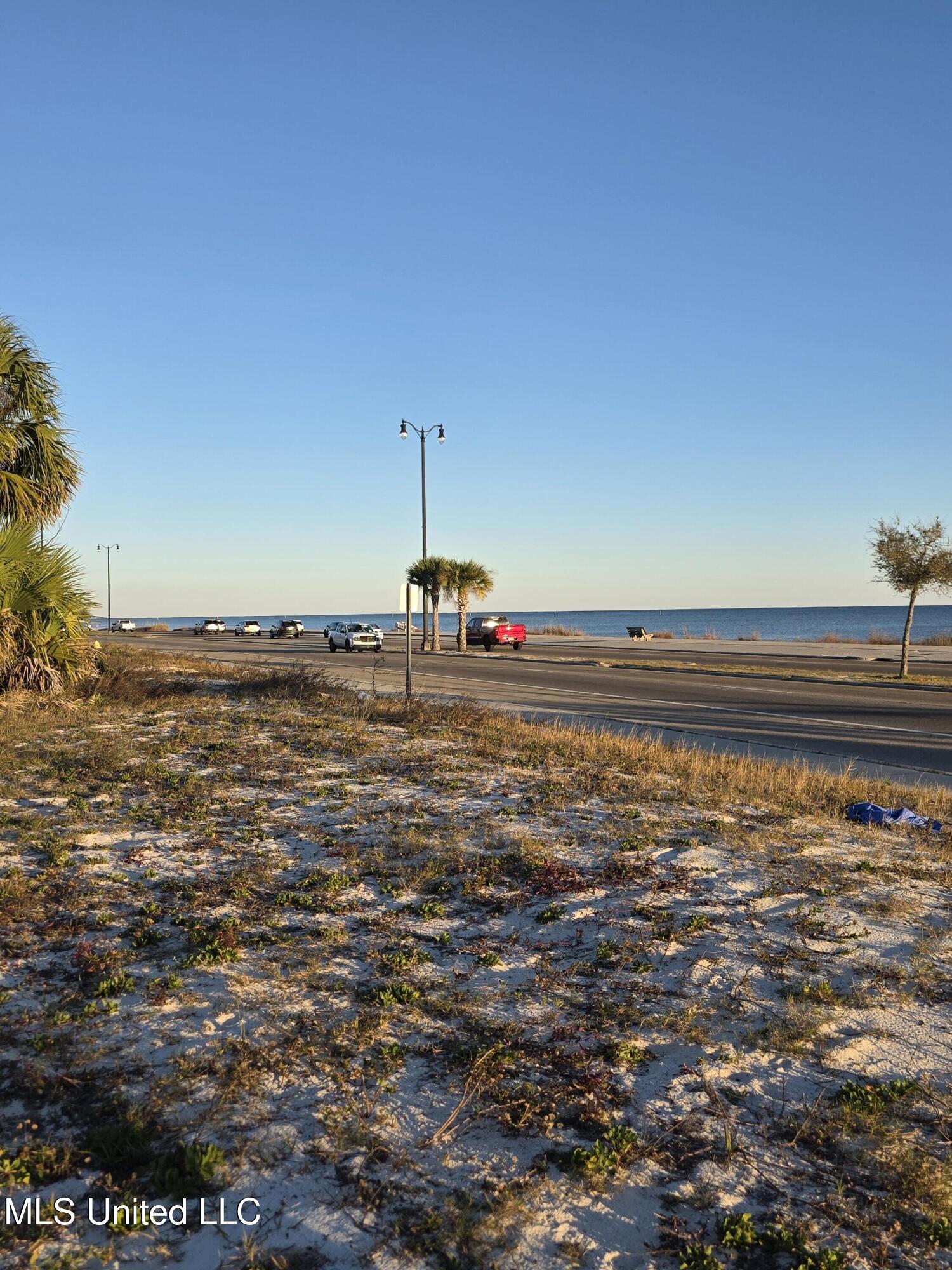 802 Beach Drive Property Photo 7