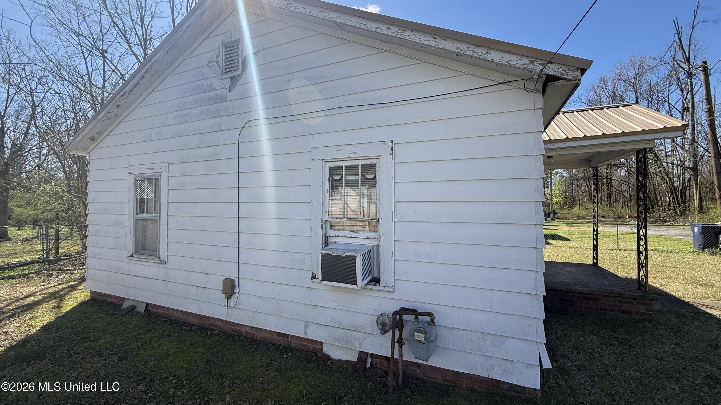 516 Highland Street Property Photo 2