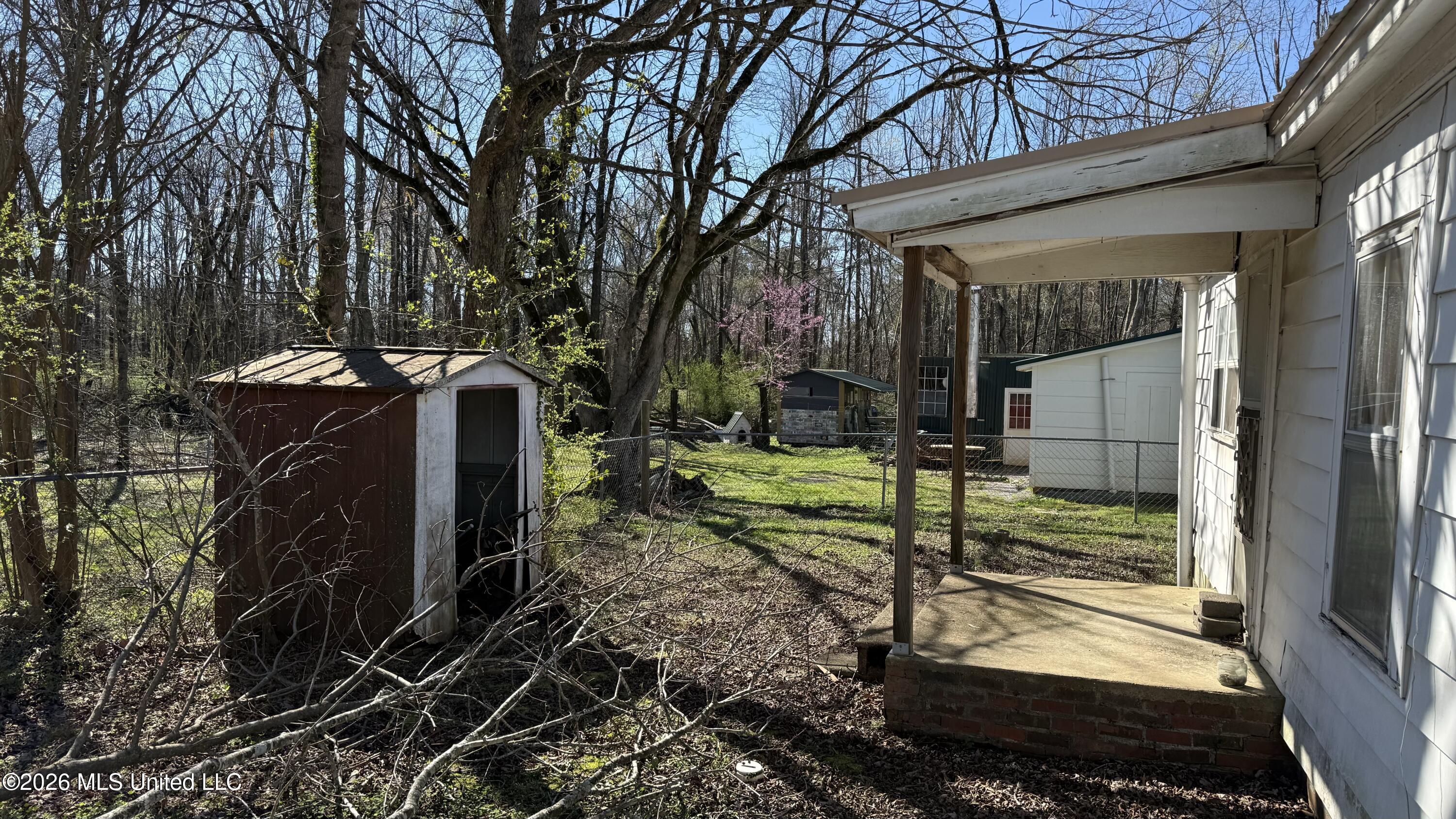 516 Highland Street Property Photo 5