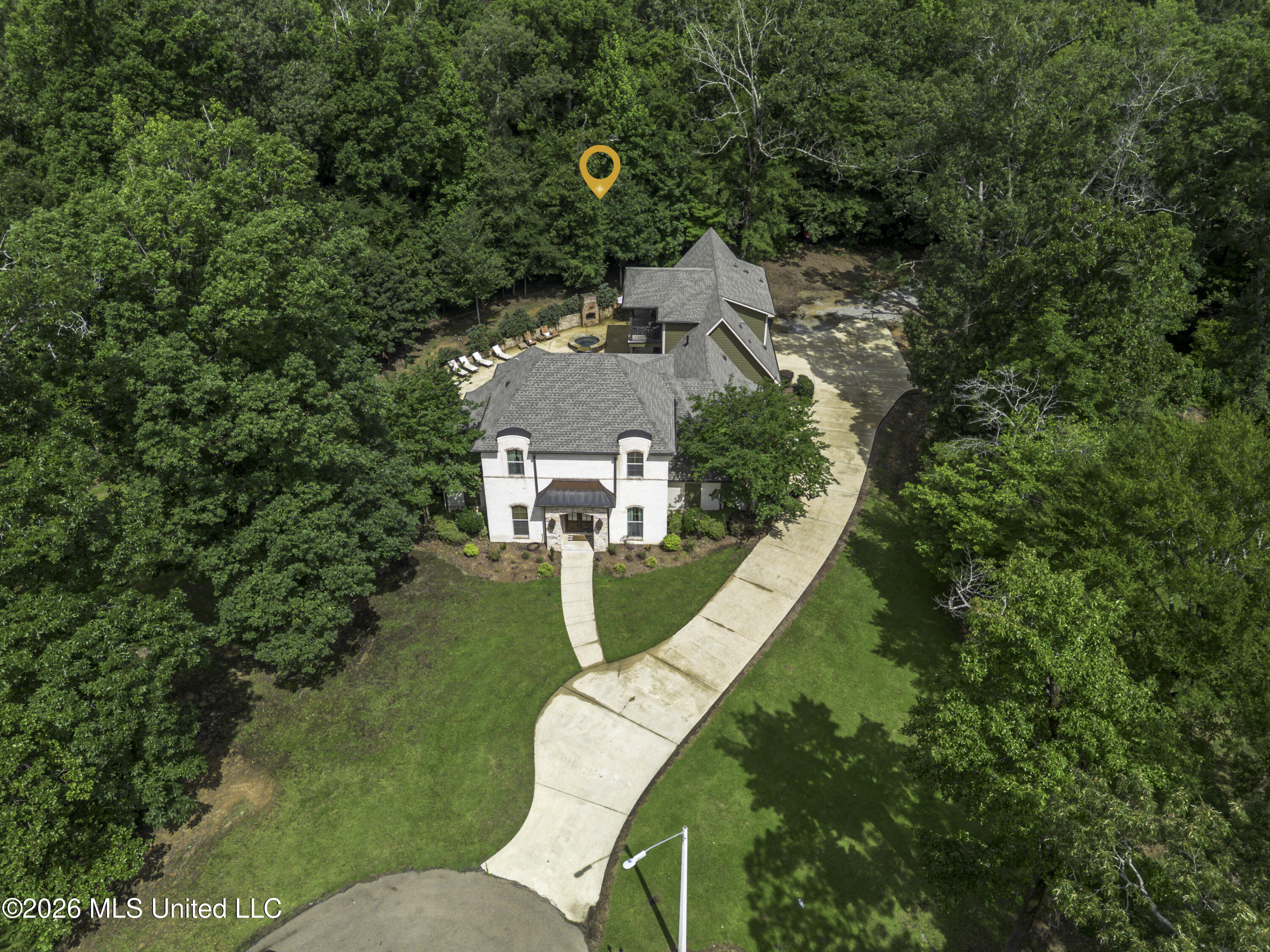 270 Evergreen Drive Property Photo 4