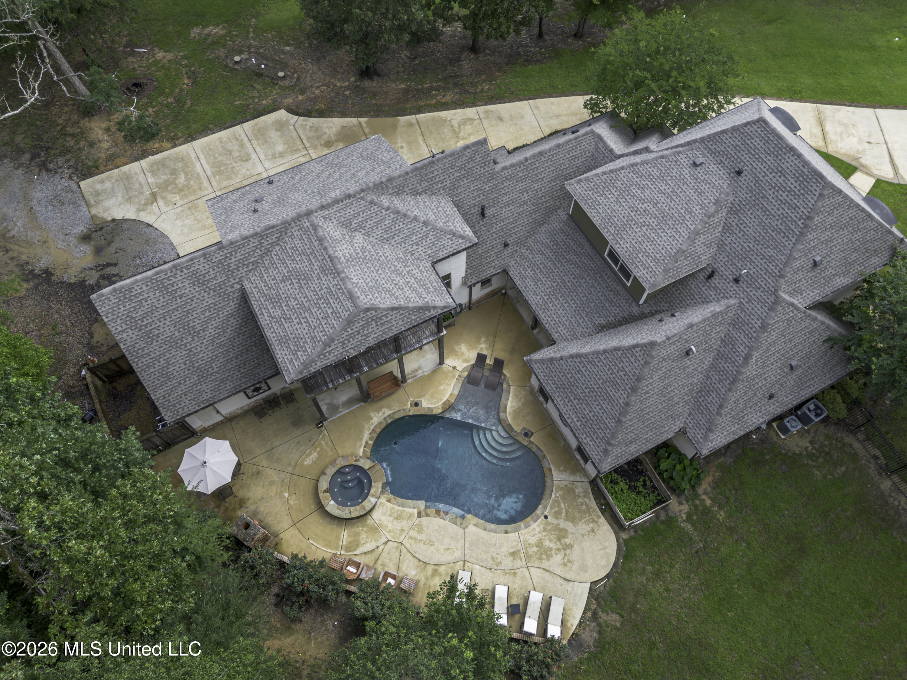 270 Evergreen Drive Property Photo 6