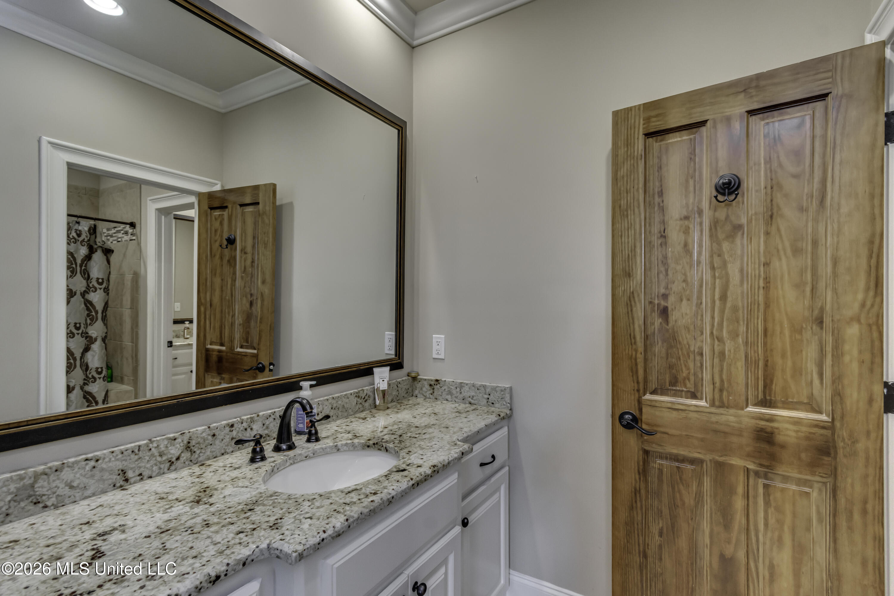 270 Evergreen Drive Property Photo 35