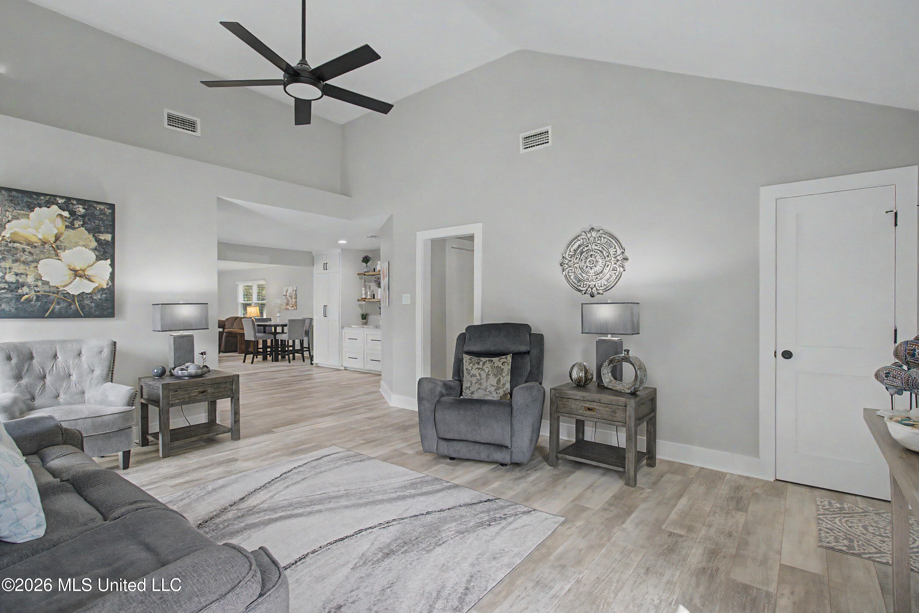 1404 Spruce Street Property Photo 4