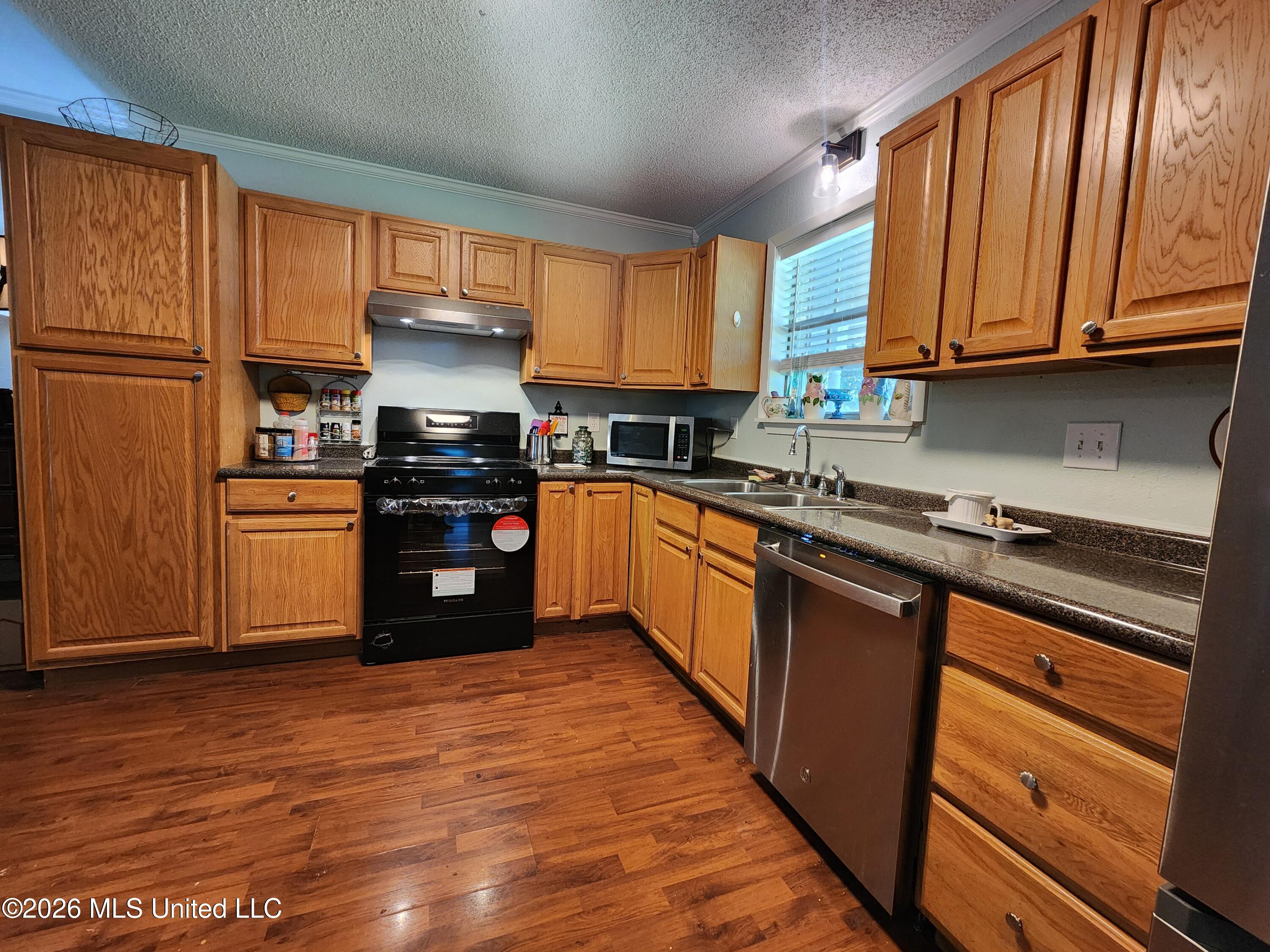 12409 Hanover Drive Property Photo 10