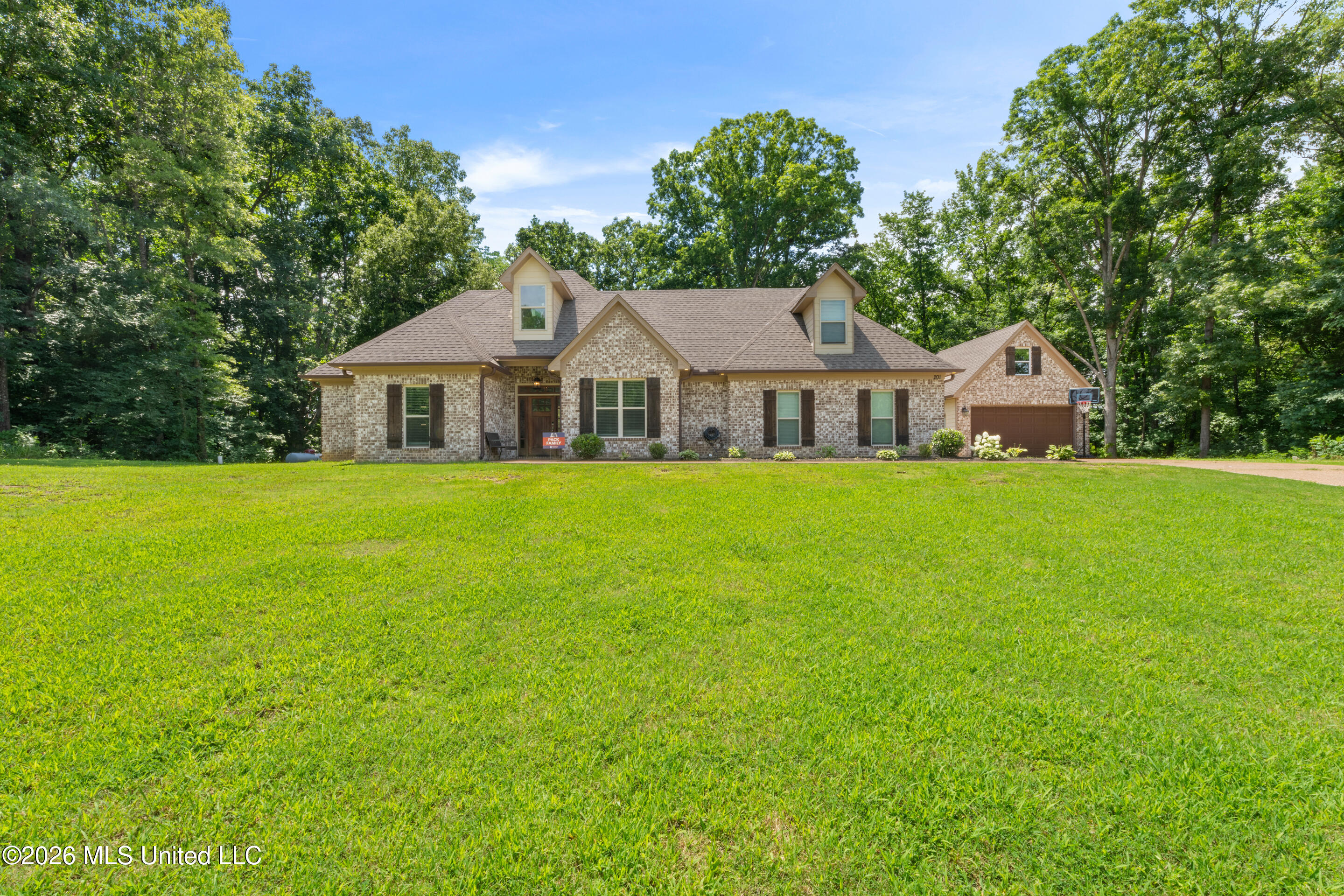 201 Polo Run Property Photo 1