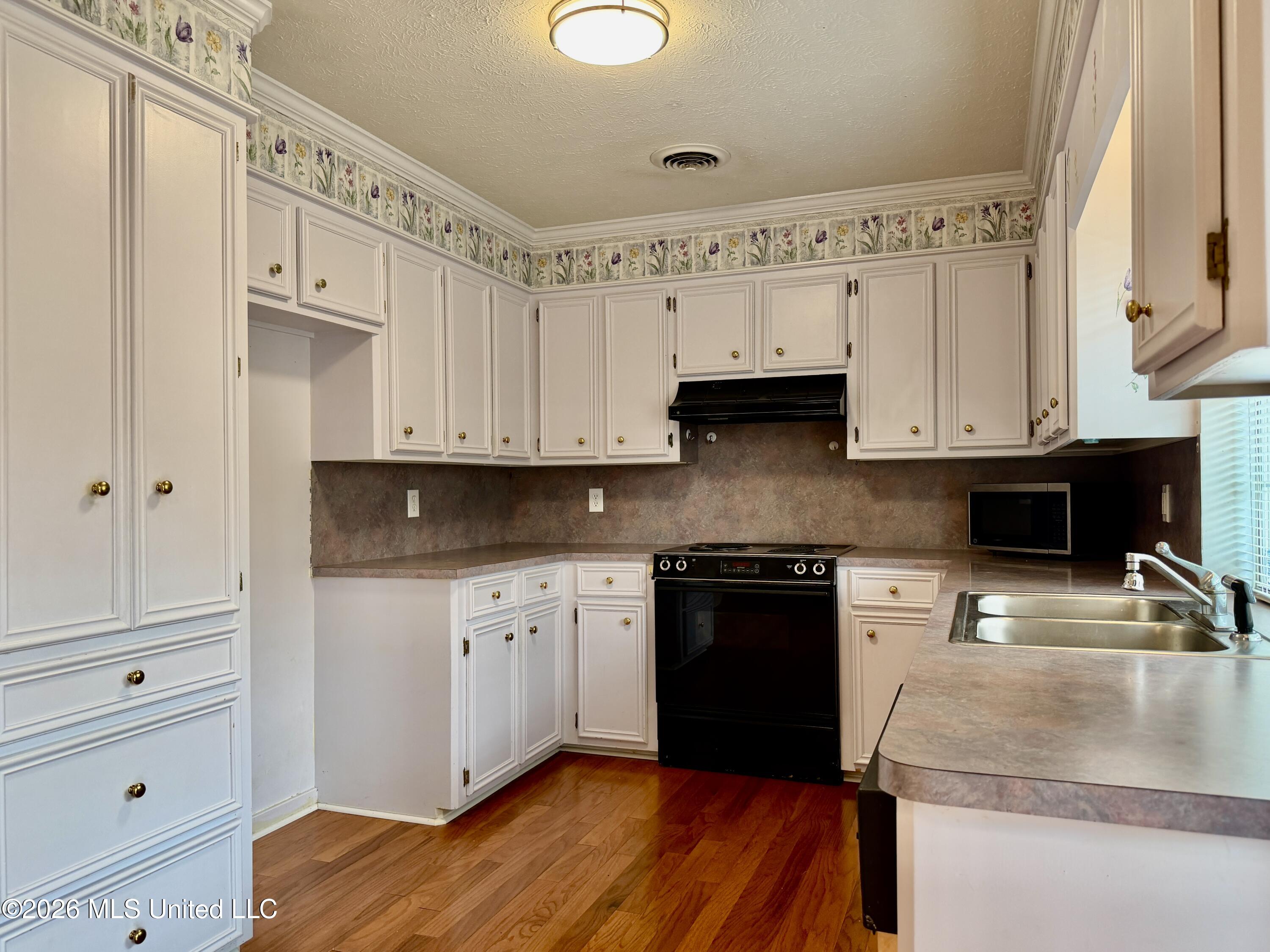 604 E Biscayne Cove Property Photo 14