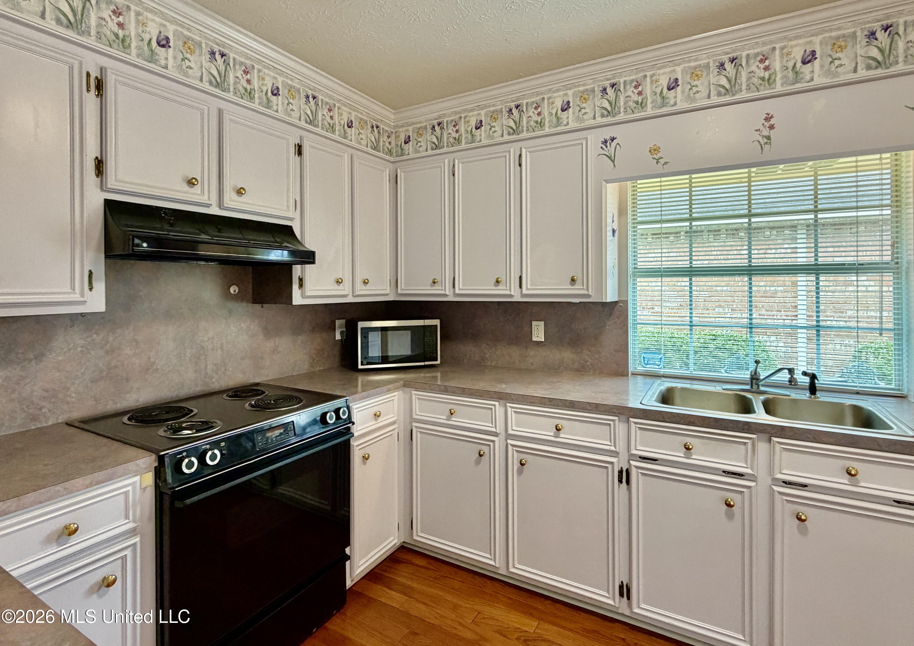 604 E Biscayne Cove Property Photo 17