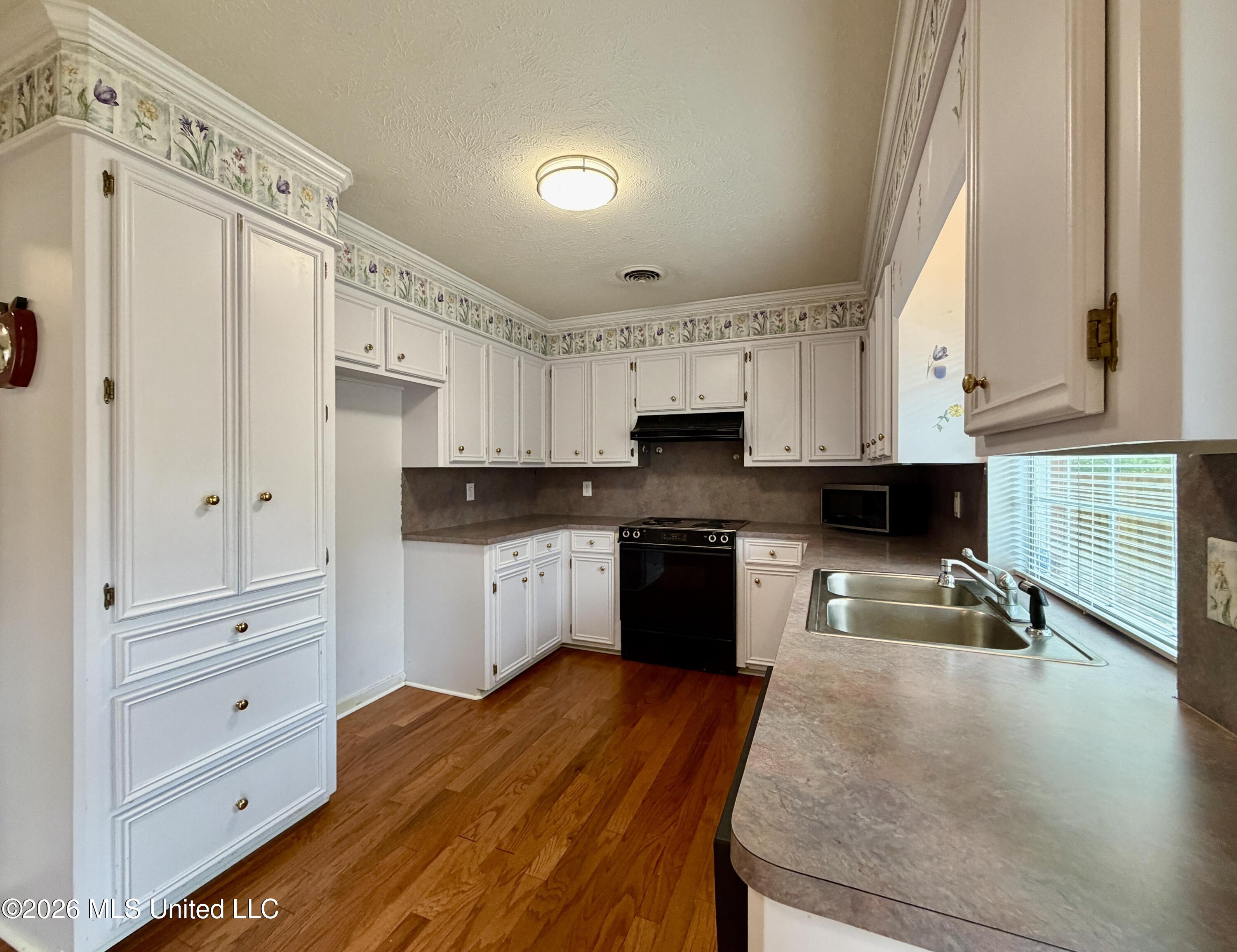 604 E Biscayne Cove Property Photo 20