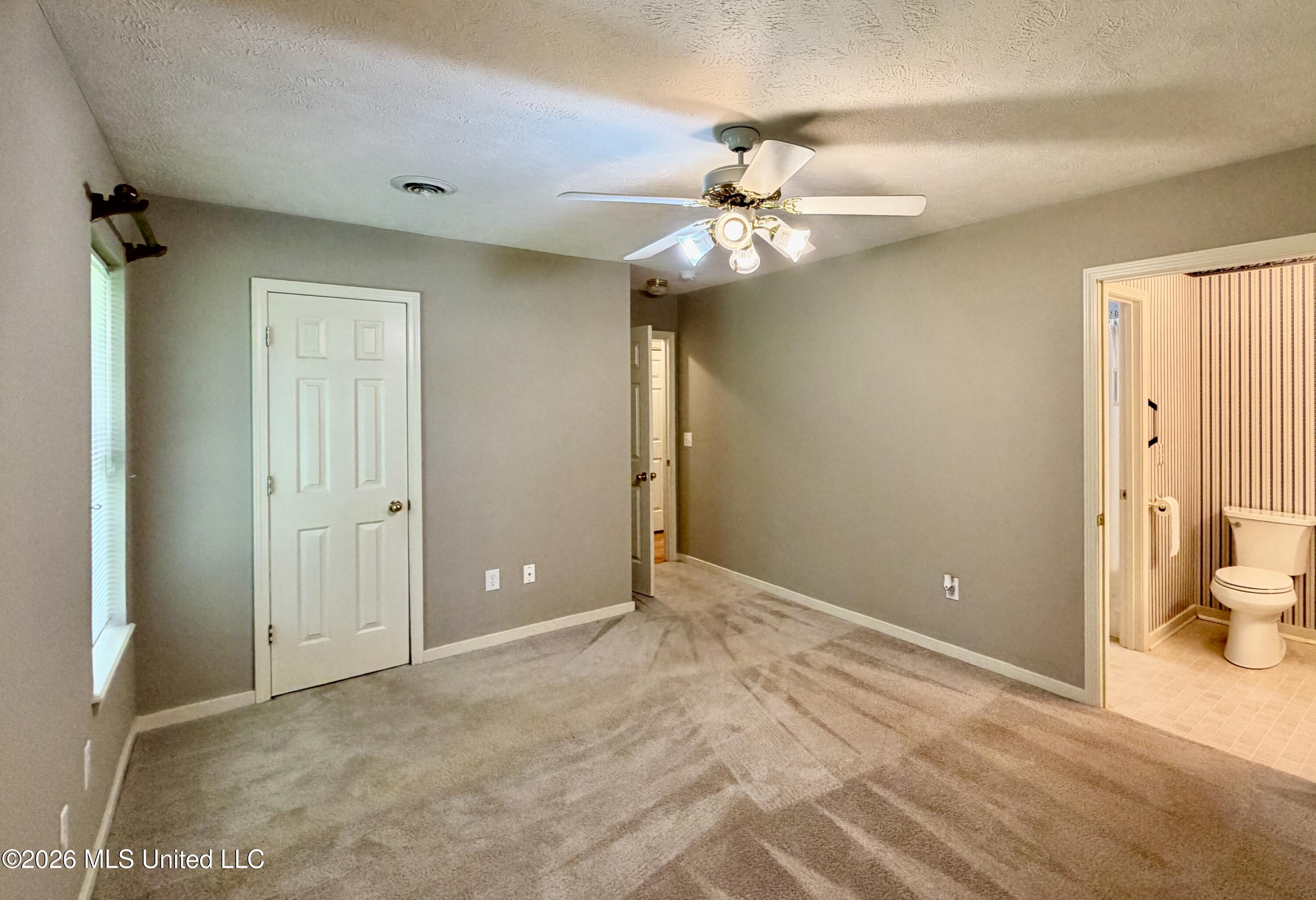 604 E Biscayne Cove Property Photo 30