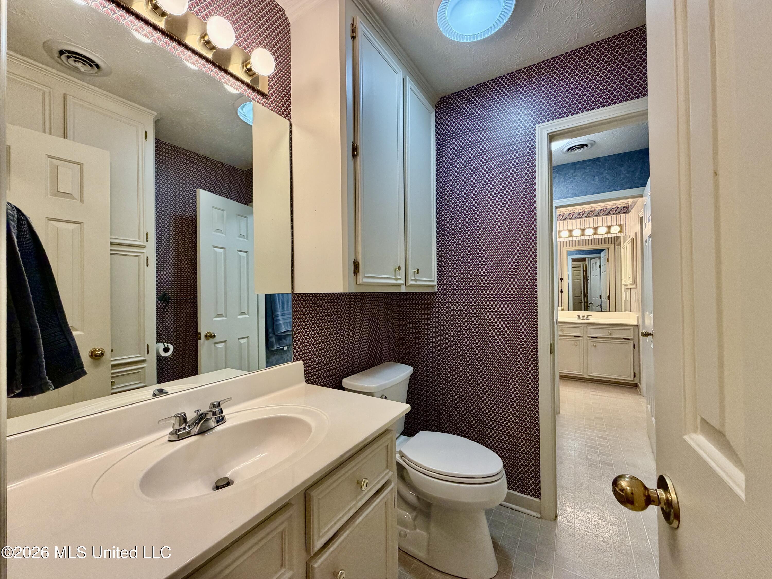 604 E Biscayne Cove Property Photo 38