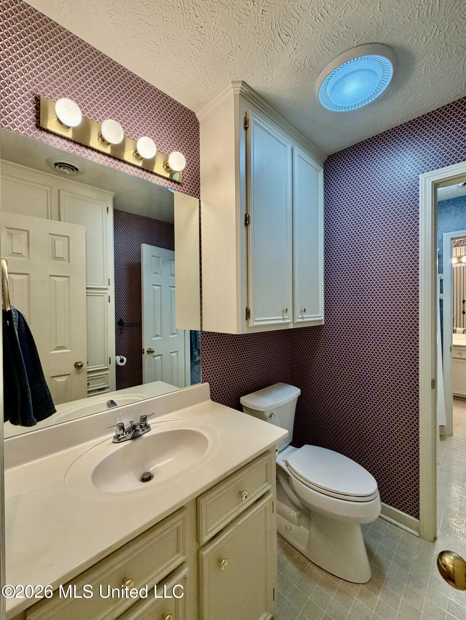 604 E Biscayne Cove Property Photo 39