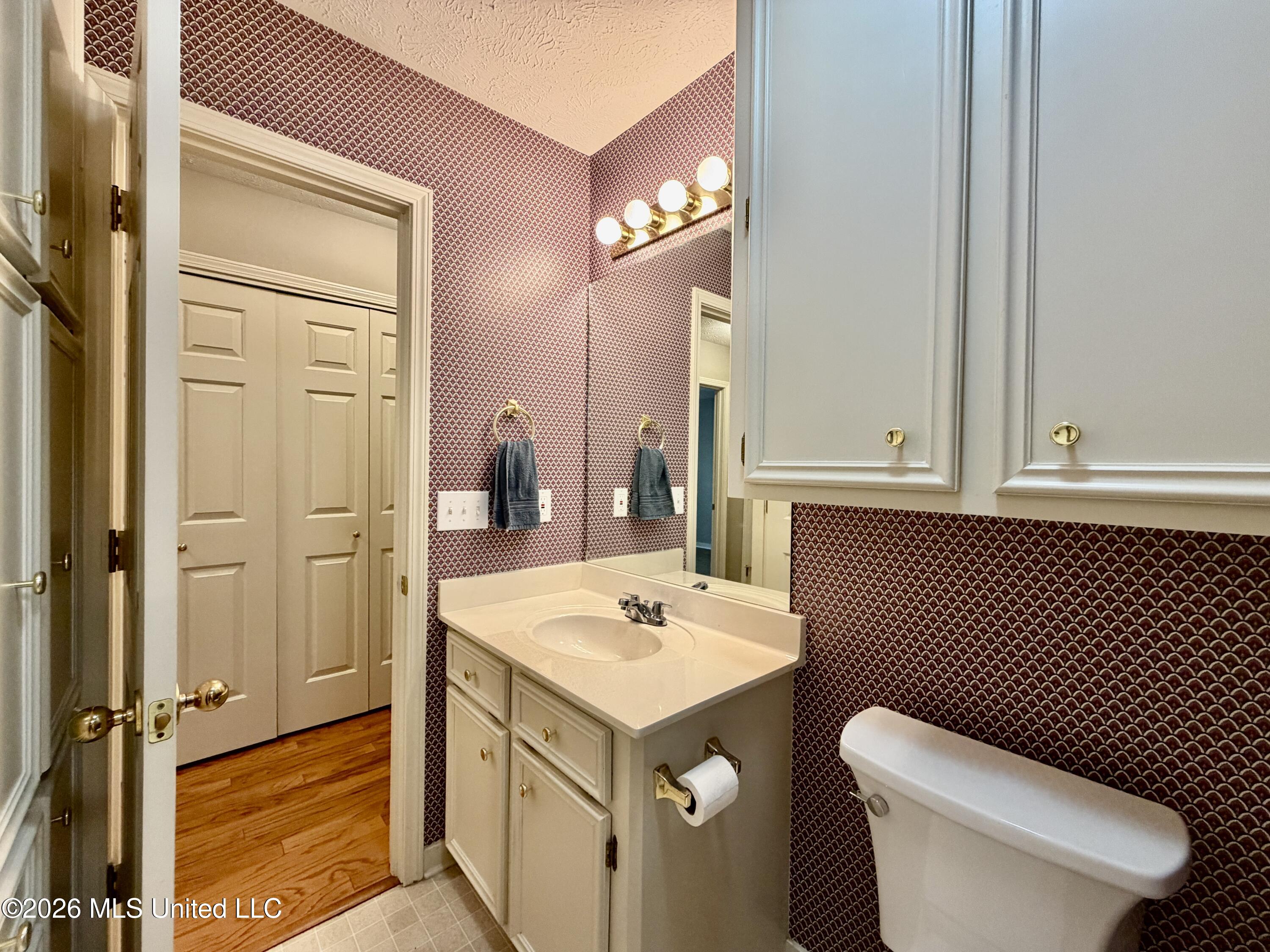 604 E Biscayne Cove Property Photo 40