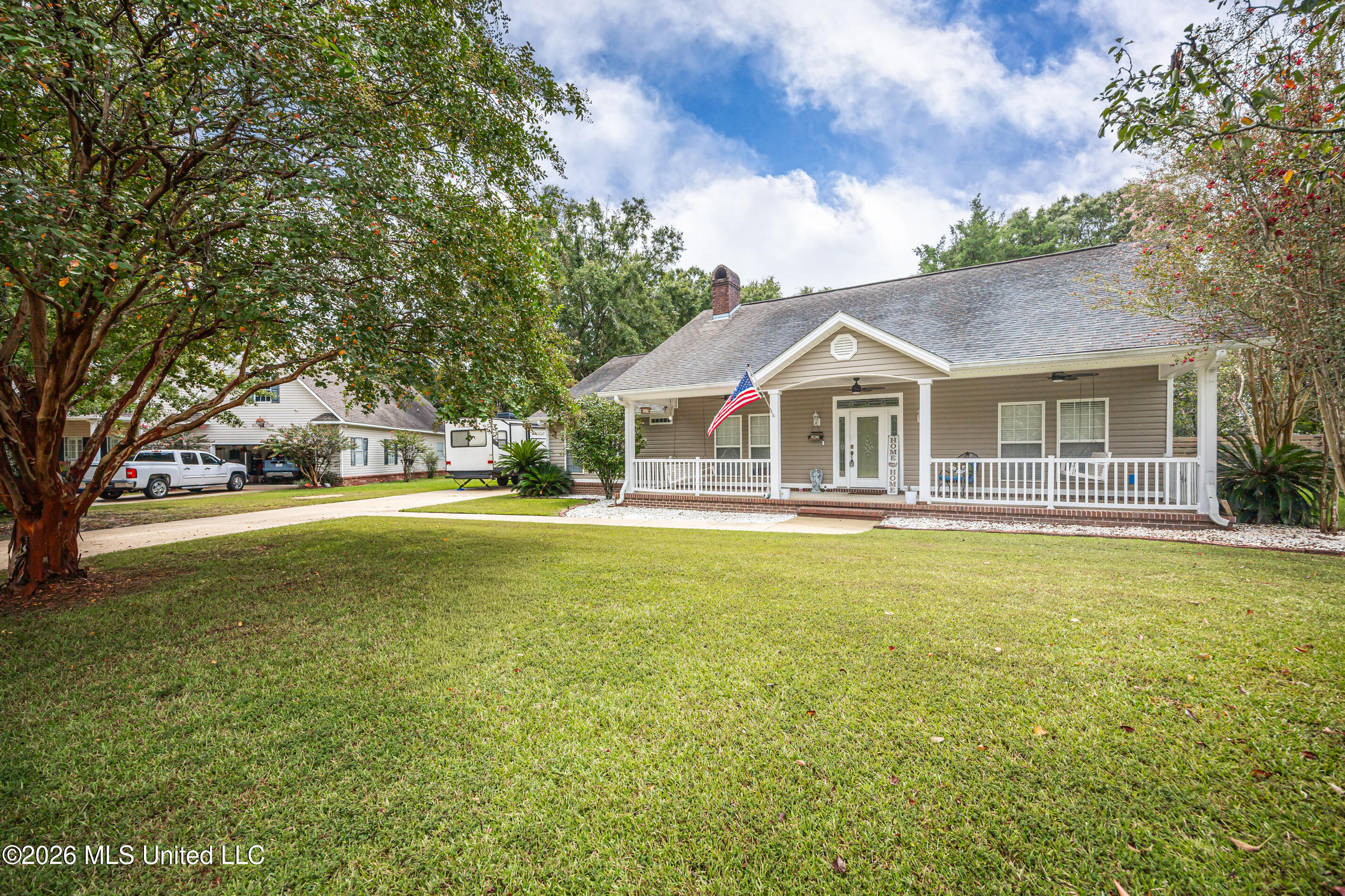 9227 Nancy Drive Property Photo 4