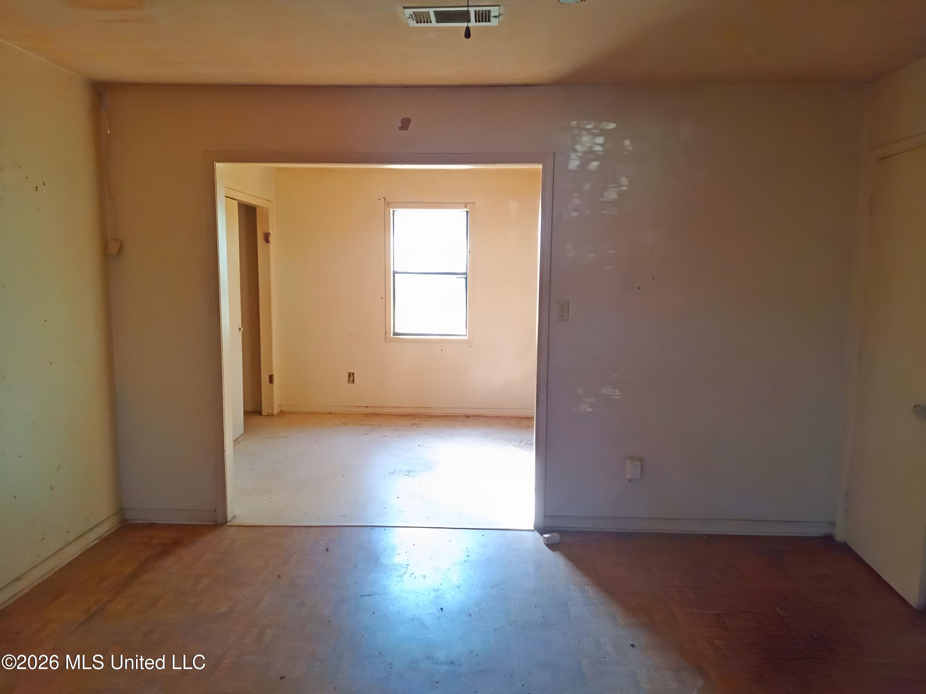 802 Gentle Ben Avenue Property Photo 5
