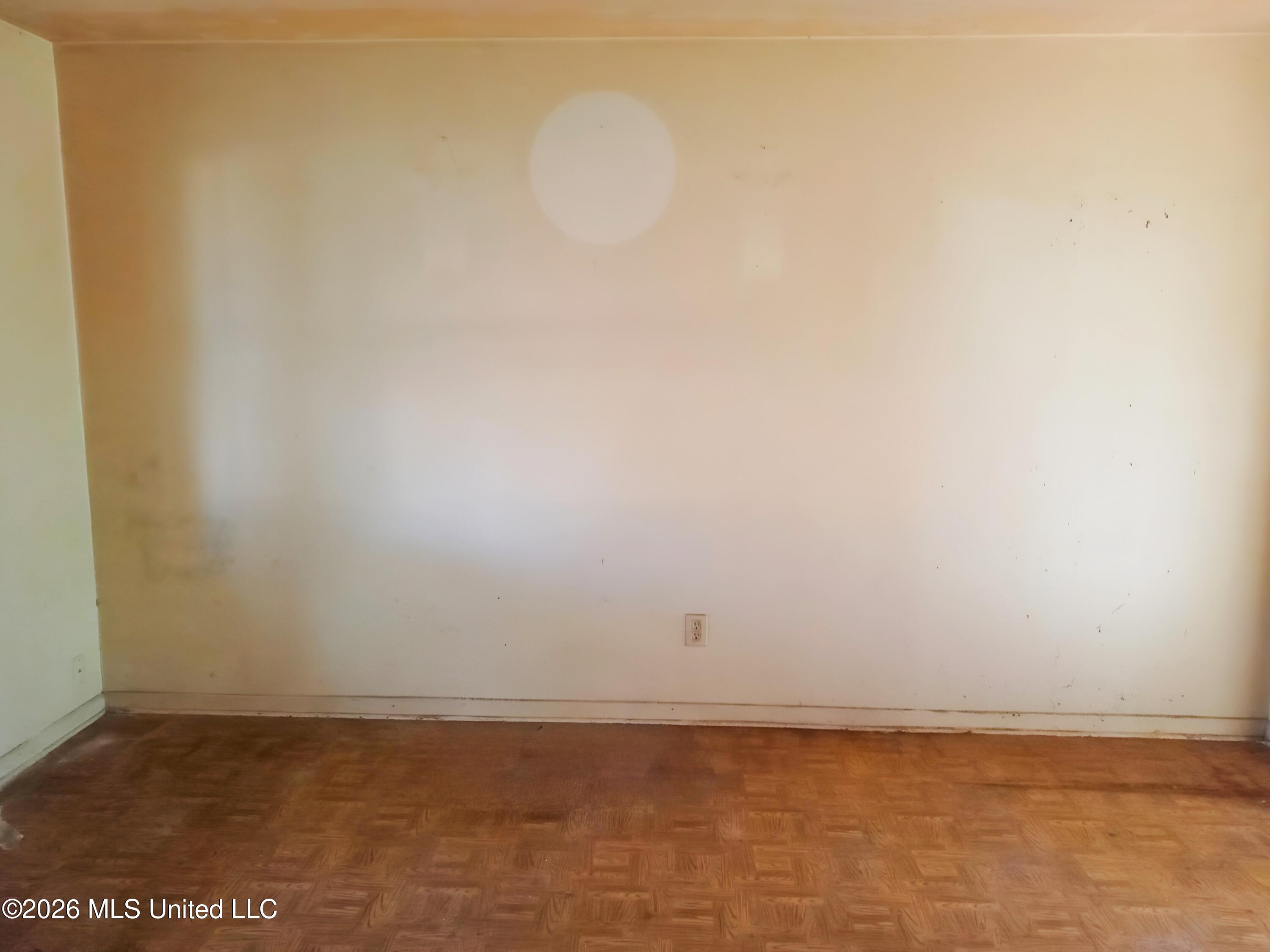 802 Gentle Ben Avenue Property Photo 6