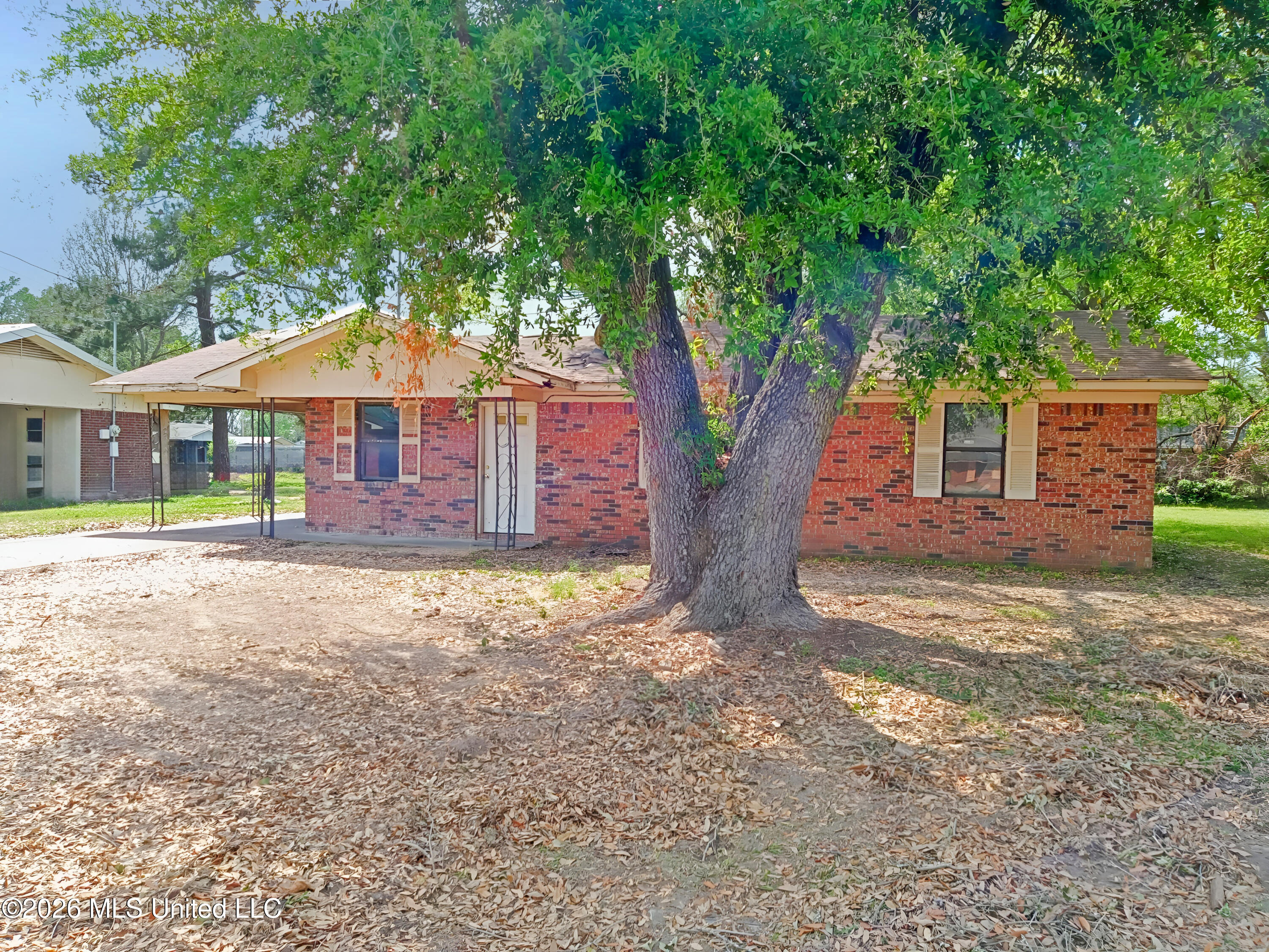 802 Gentle Ben Avenue Property Photo 12