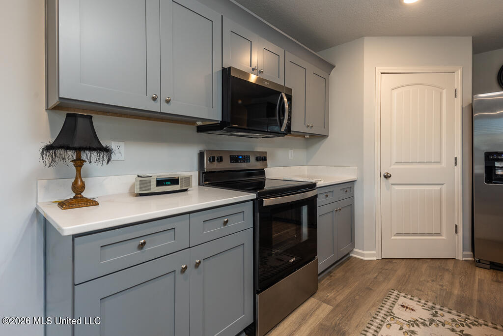 66 Sealy Drive Property Photo 17