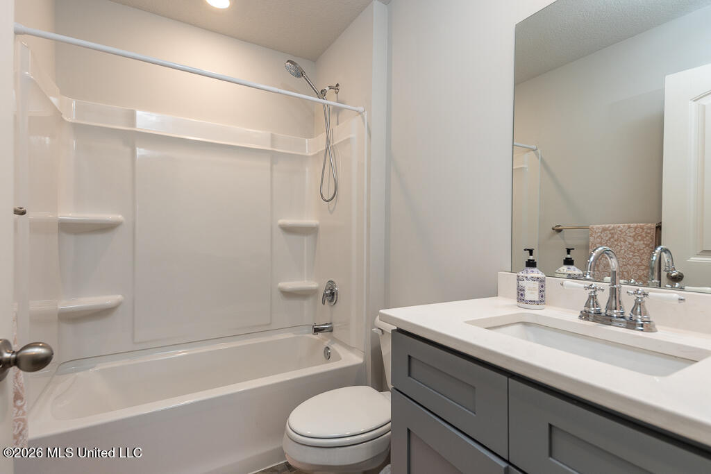 66 Sealy Drive Property Photo 22