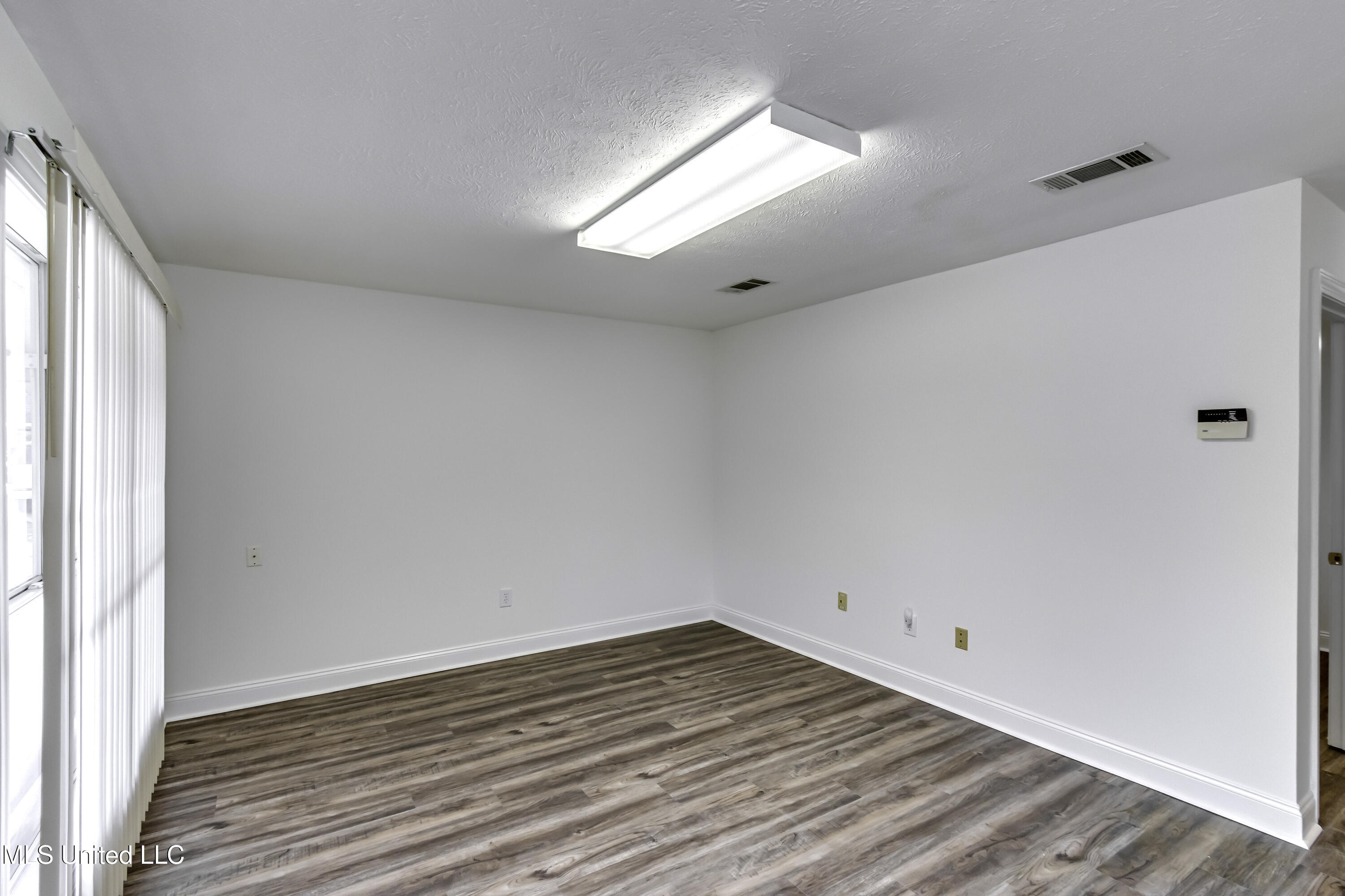 1041 Lake Village Property Photo 4