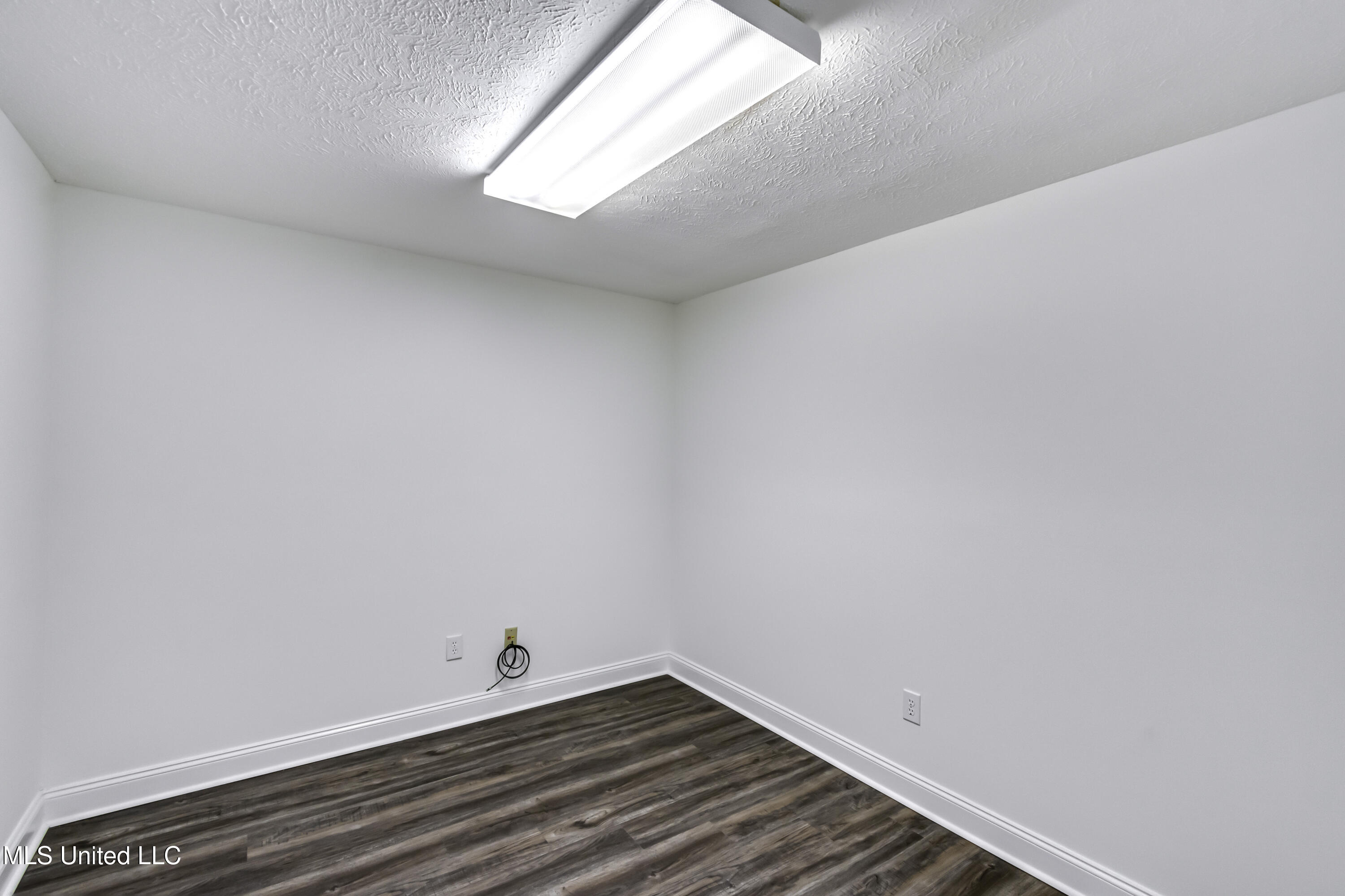 1041 Lake Village Property Photo 8