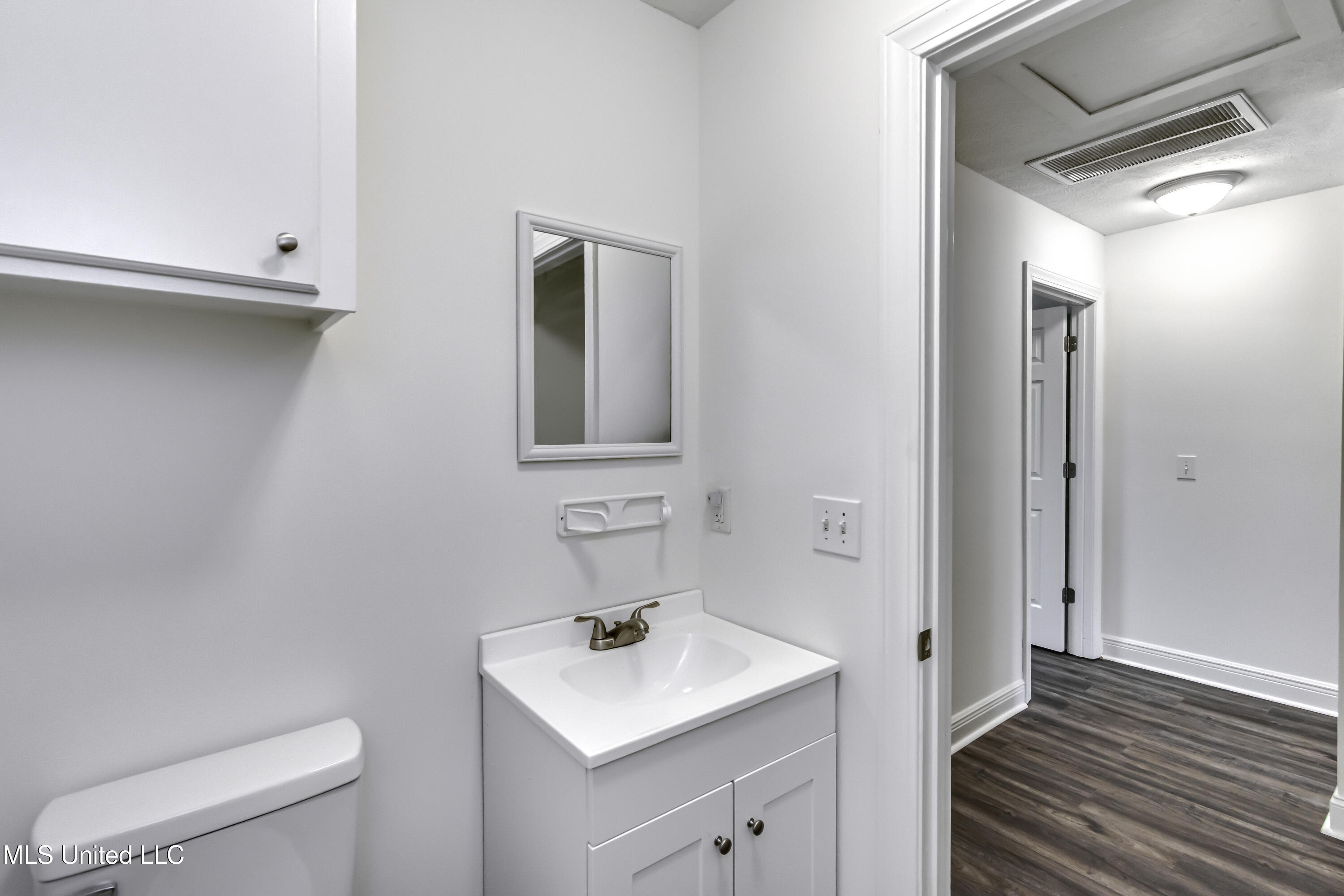 1041 Lake Village Property Photo 12