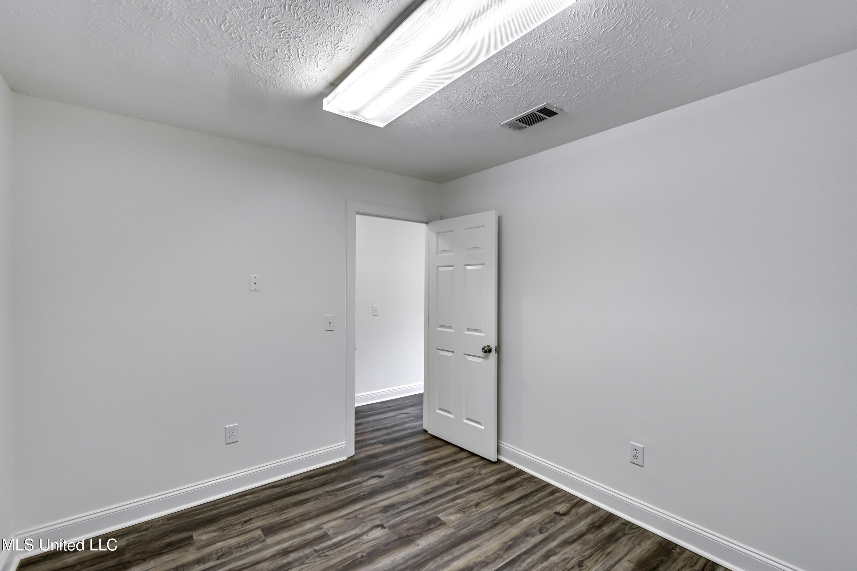 1041 Lake Village Property Photo 13
