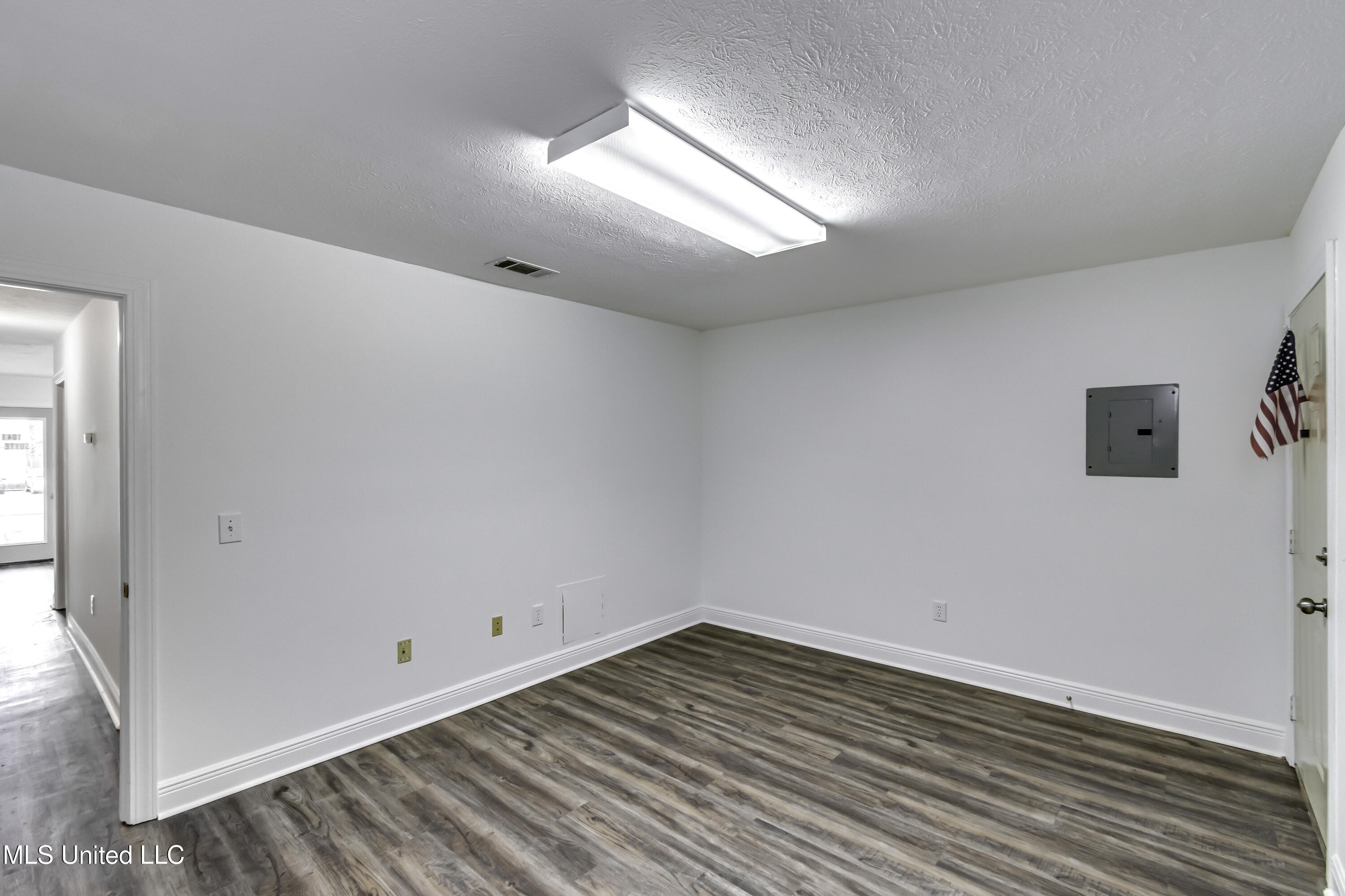 1041 Lake Village Property Photo 15