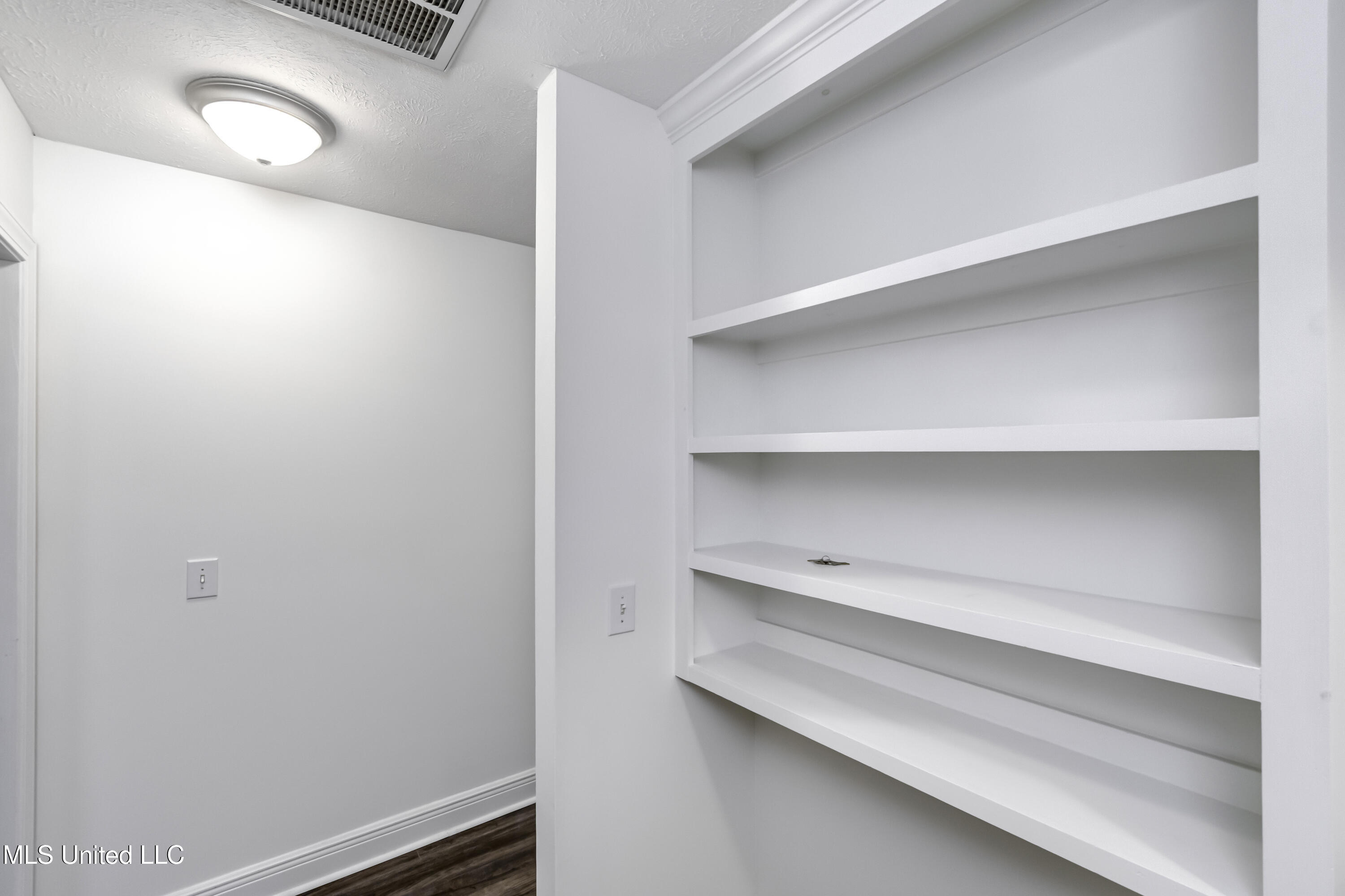 1041 Lake Village Property Photo 17