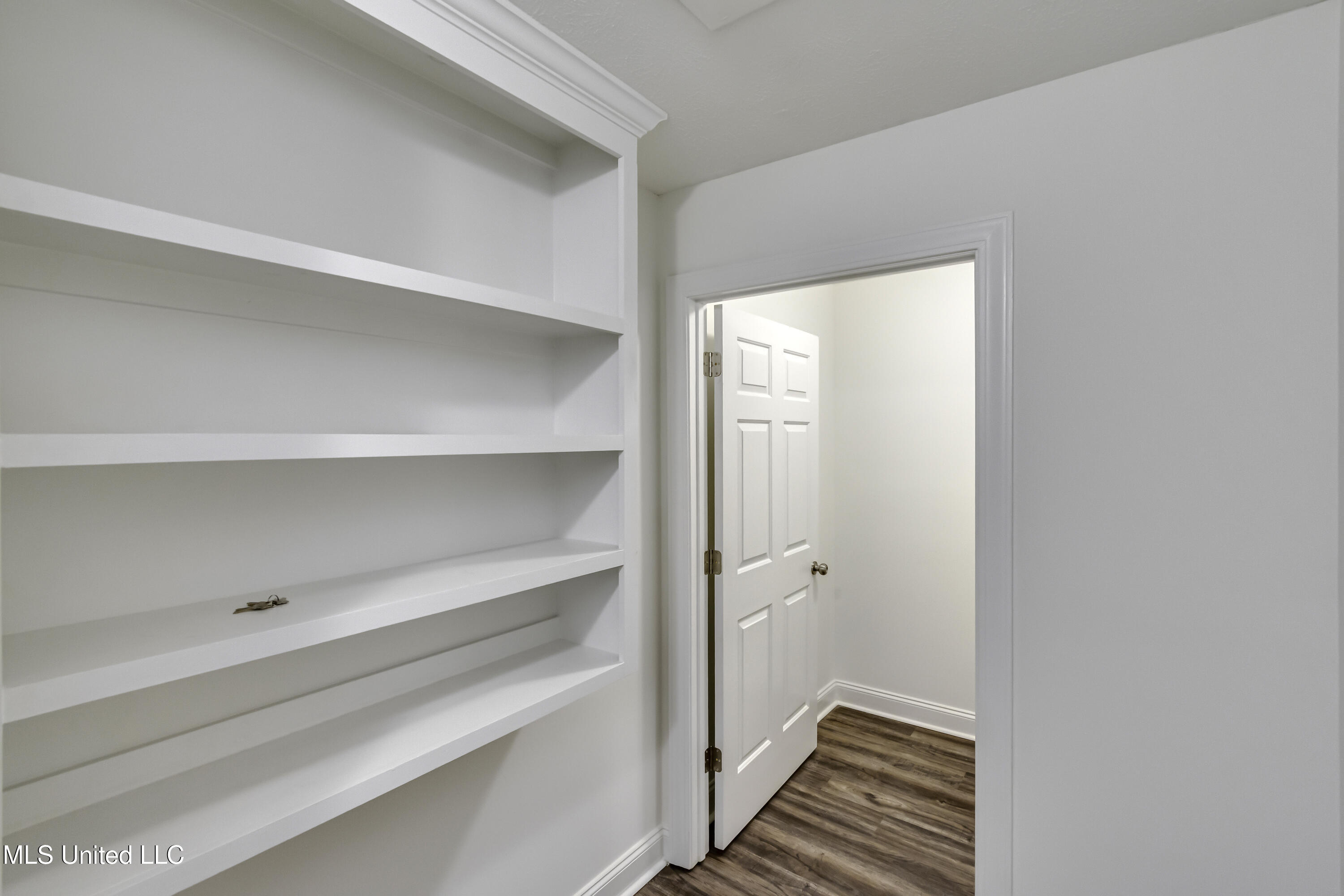 1041 Lake Village Property Photo 18