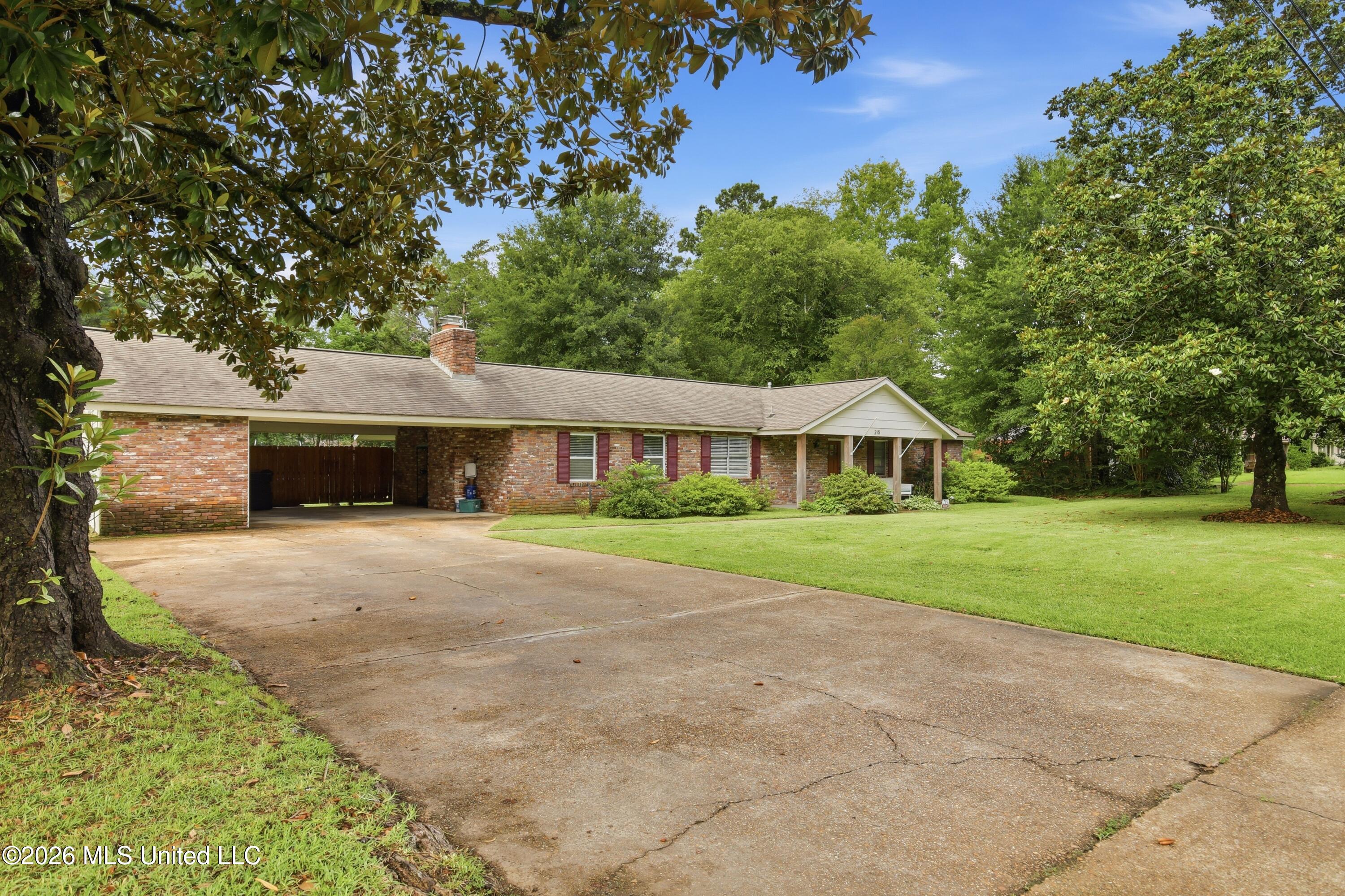 215 Sheryl Drive Property Photo 3