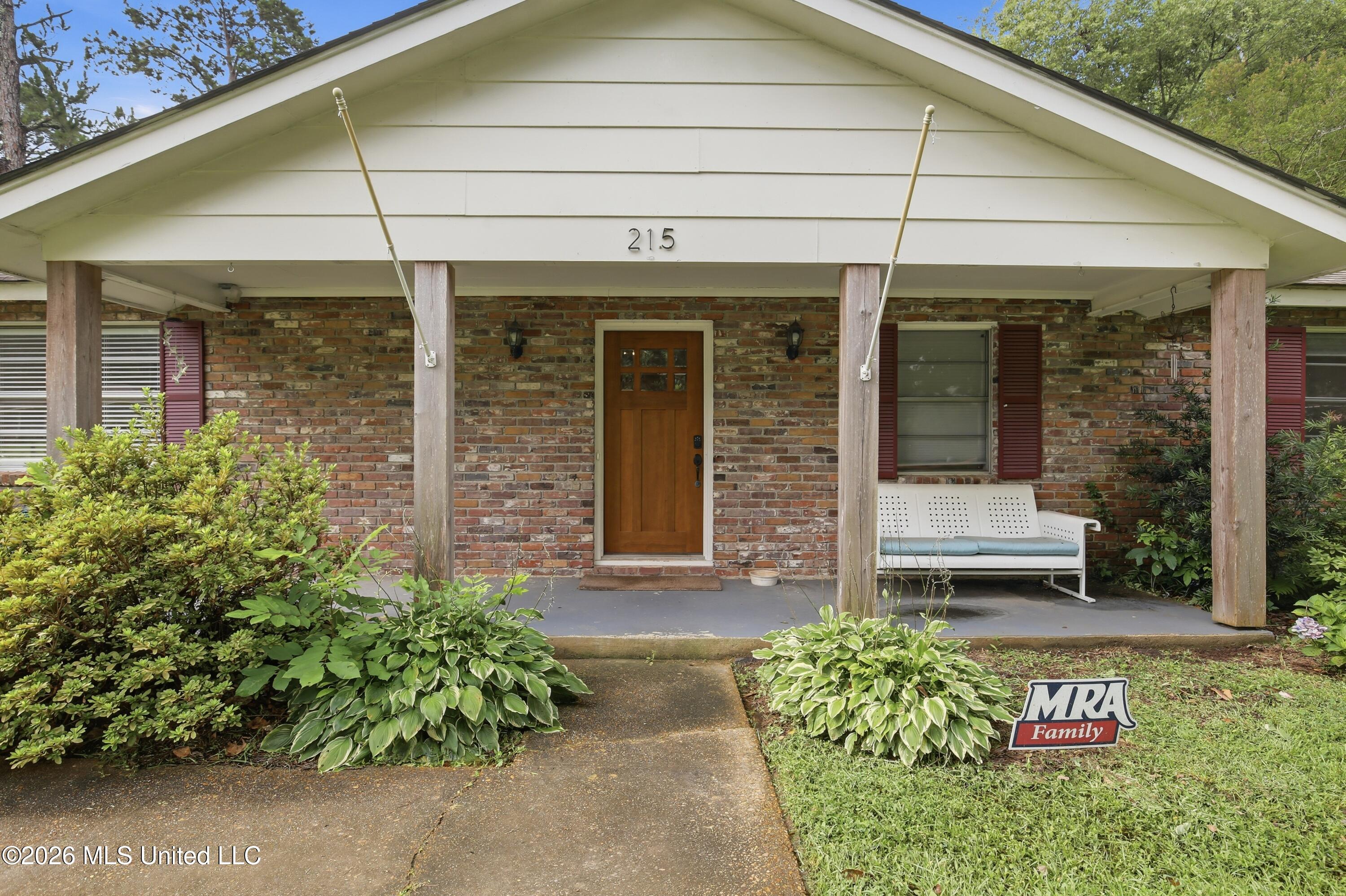 215 Sheryl Drive Property Photo 4