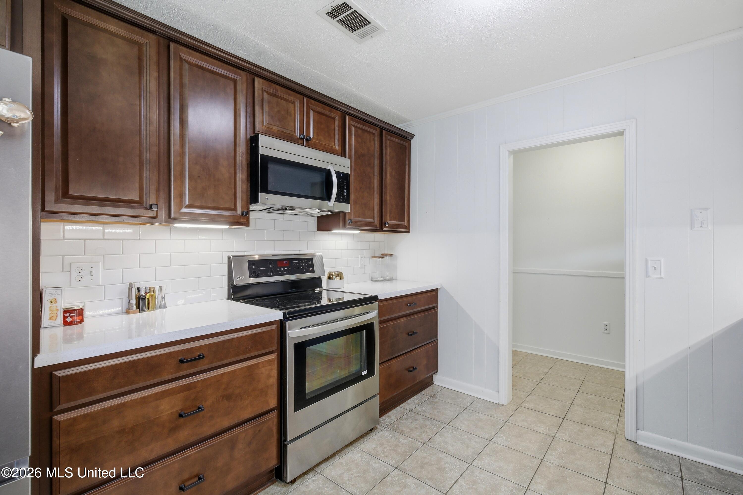 215 Sheryl Drive Property Photo 6