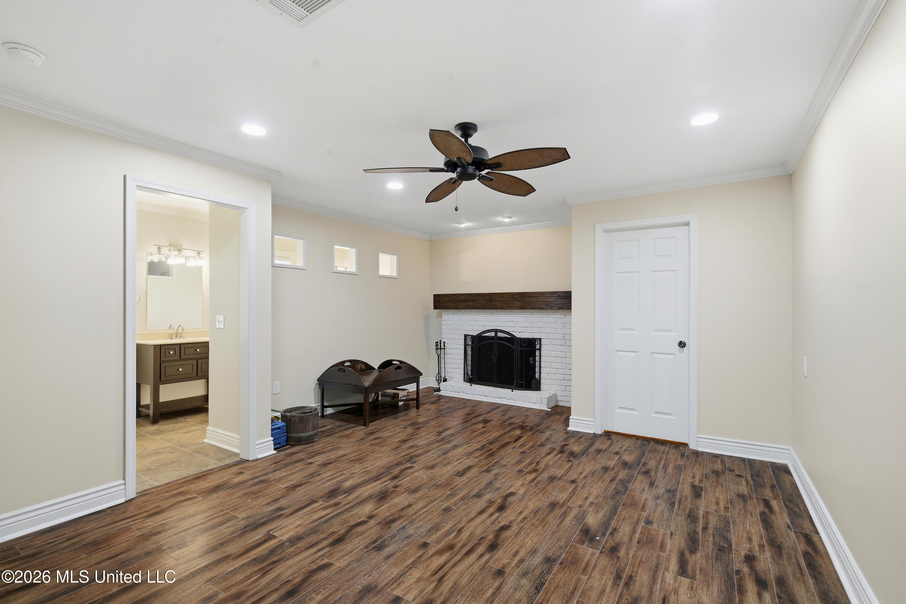 215 Sheryl Drive Property Photo 28