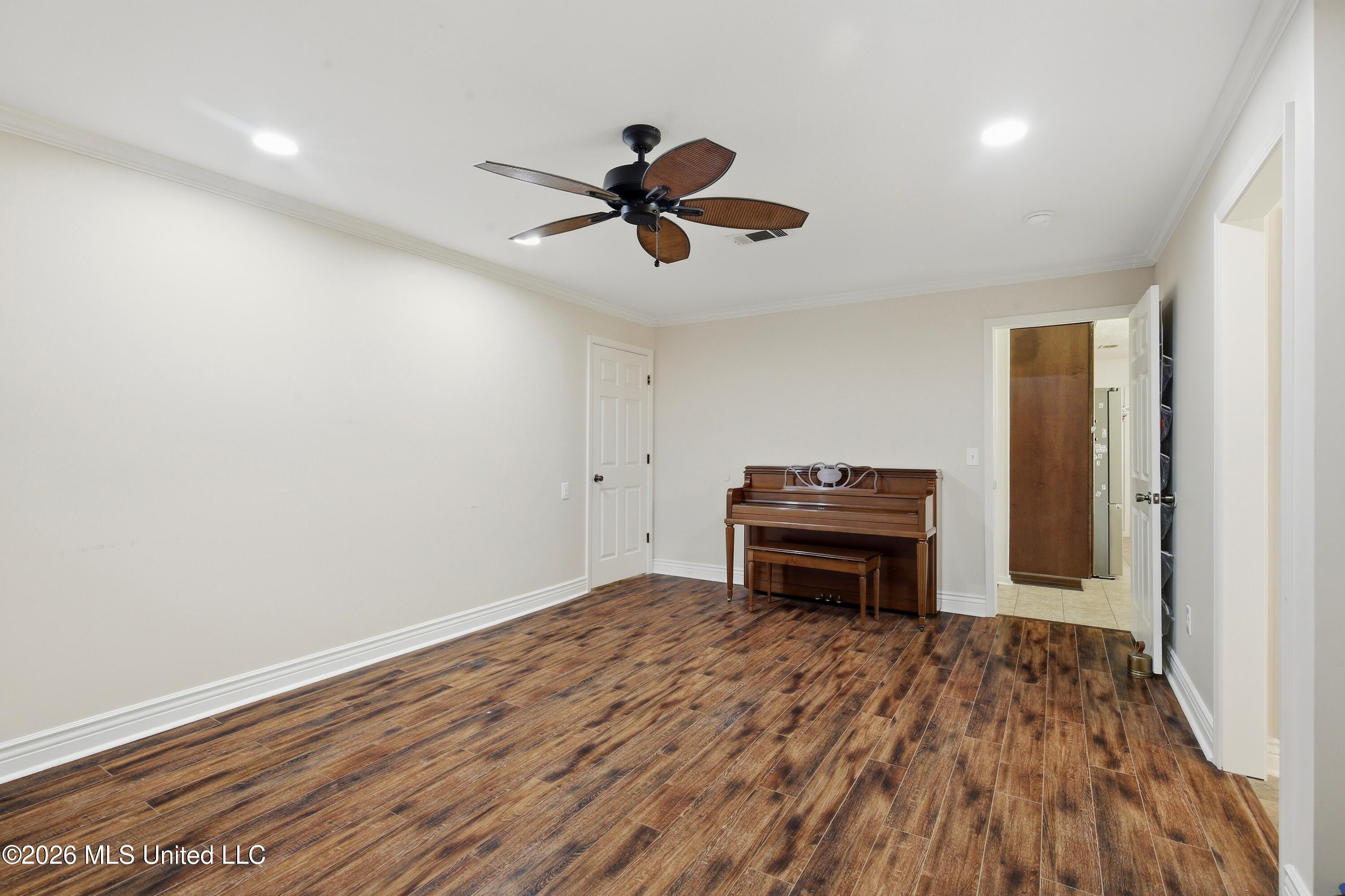 215 Sheryl Drive Property Photo 30