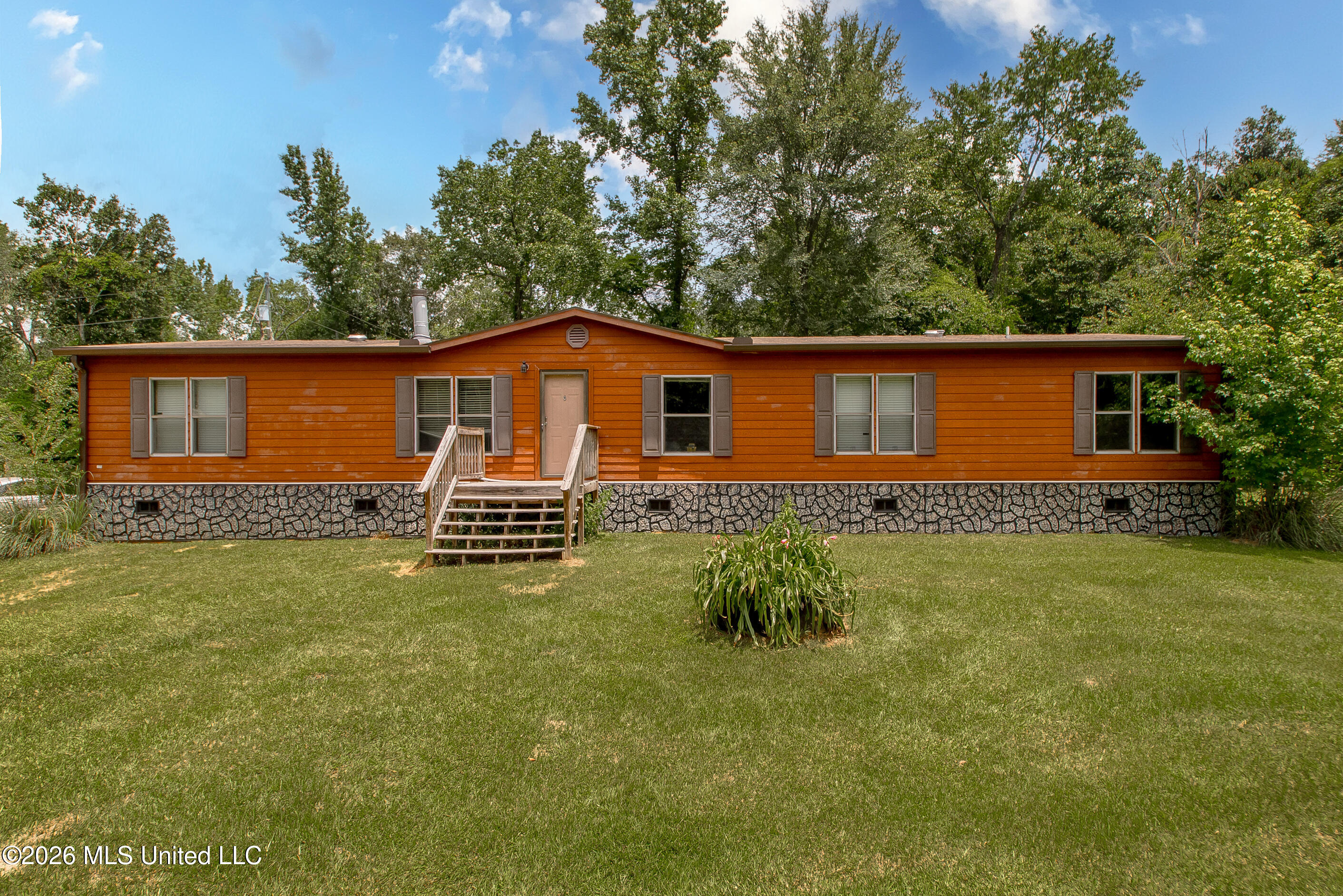 1086 Coffey Road Property Photo 1