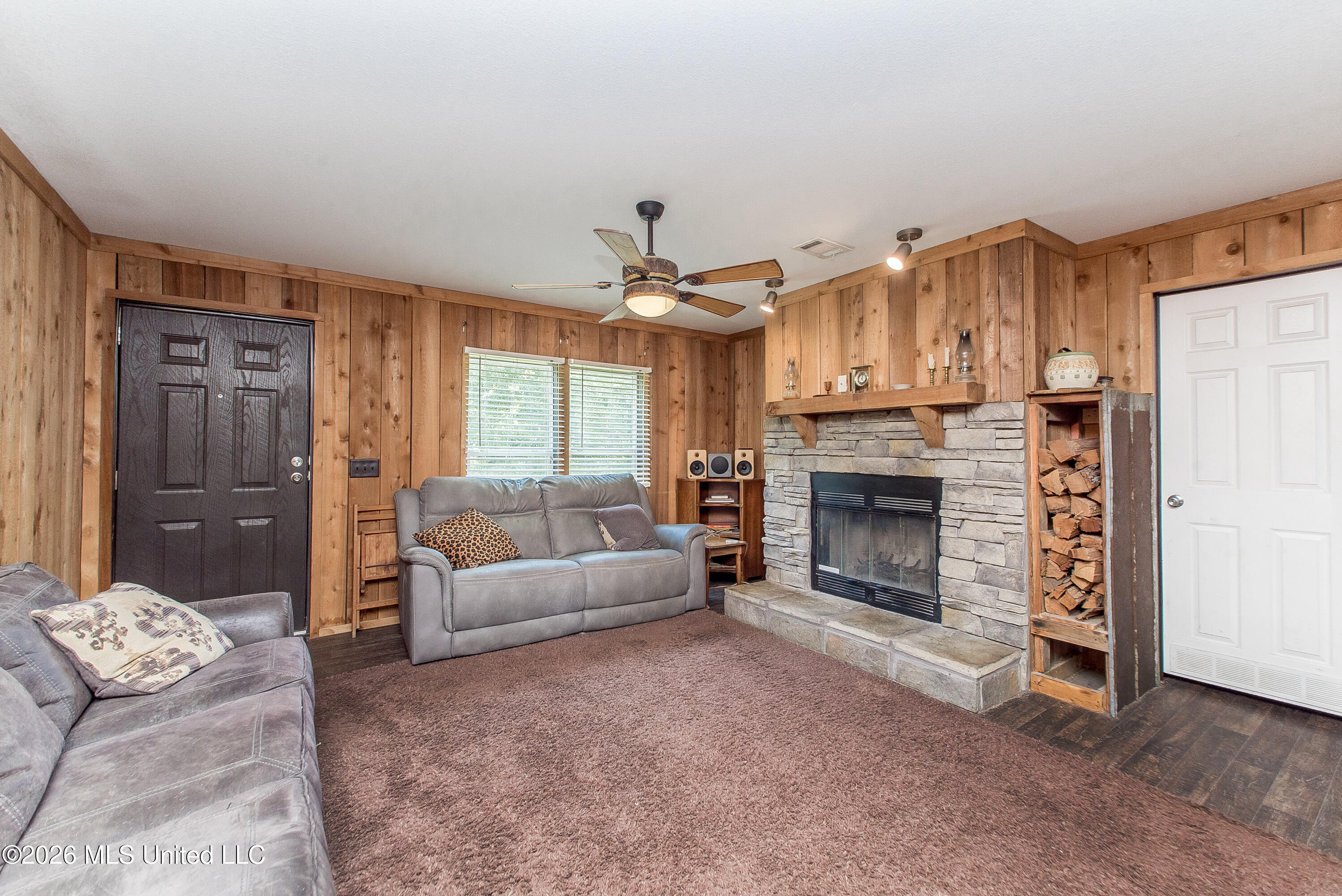 1086 Coffey Road Property Photo 3