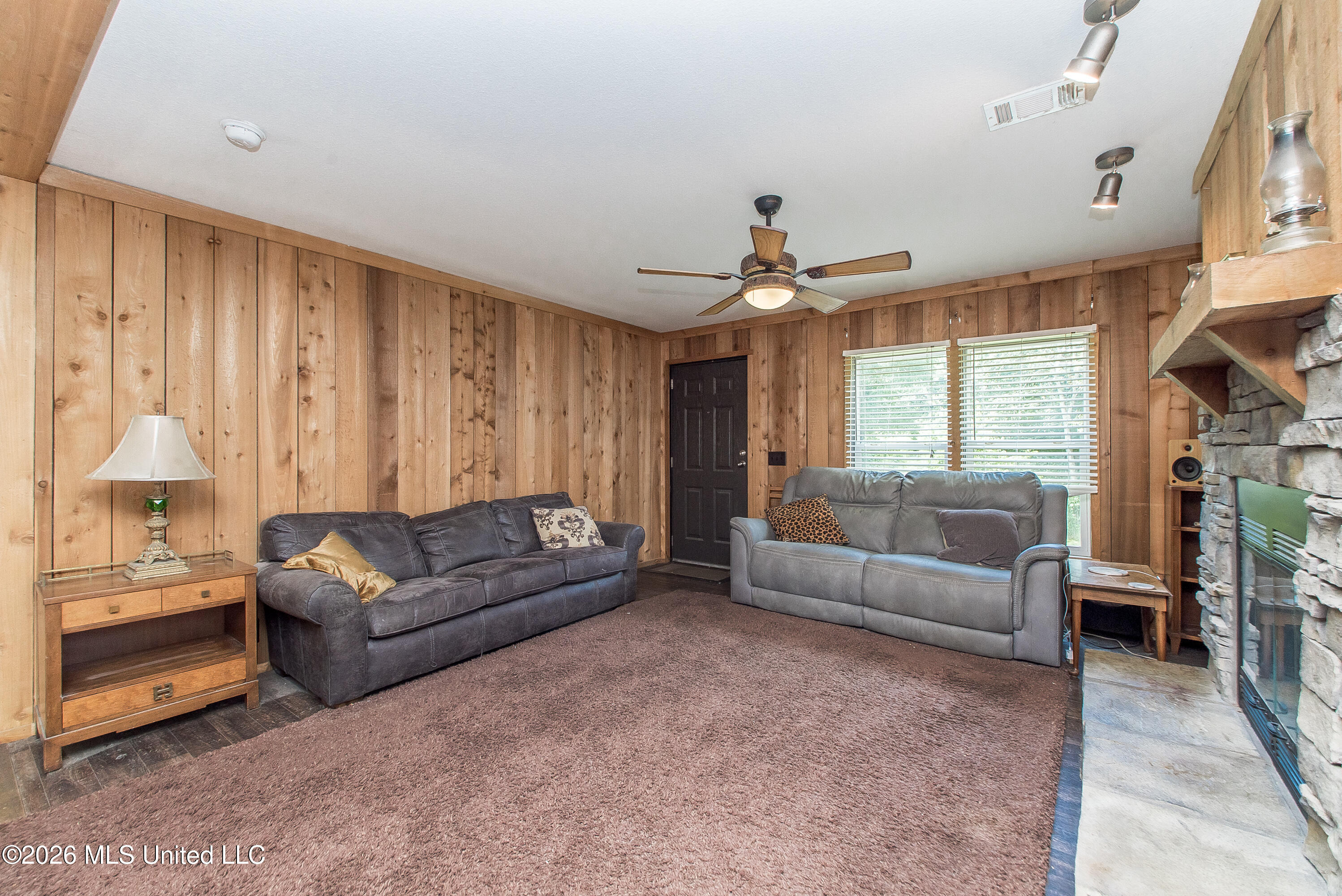 1086 Coffey Road Property Photo 4