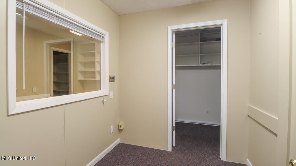 416 E Pass Road Property Photo 10