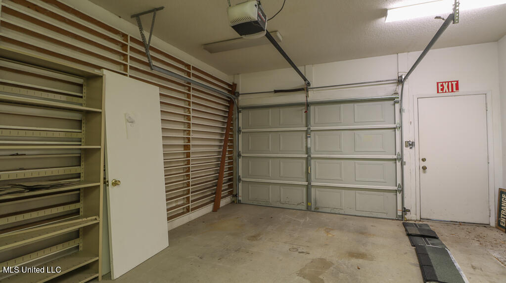 416 E Pass Road Property Photo 15