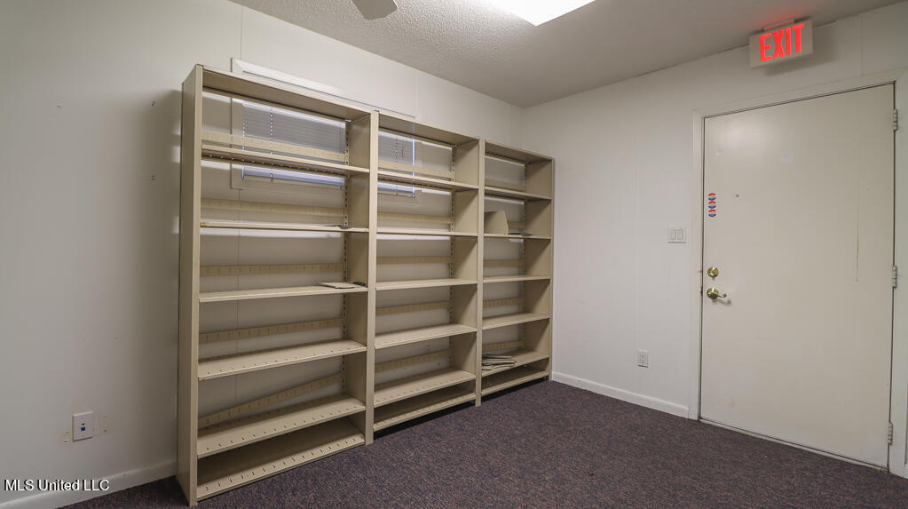 416 E Pass Road Property Photo 16