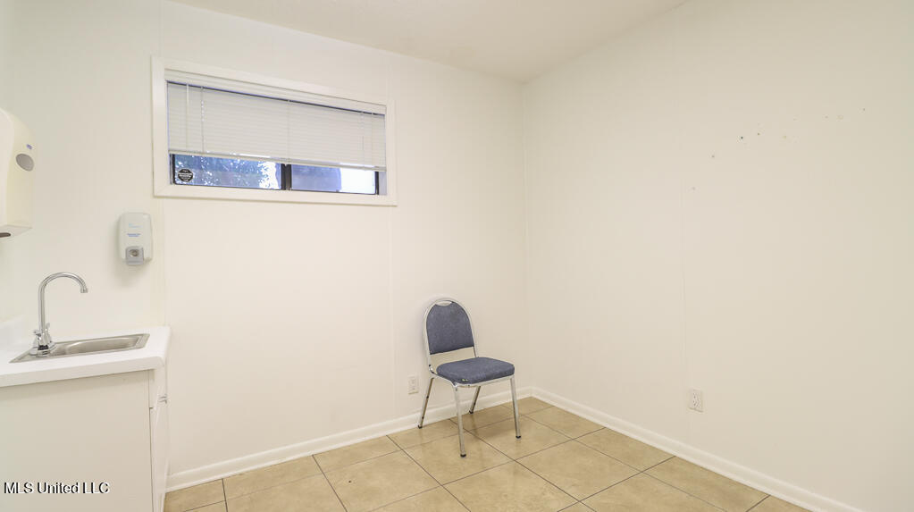 416 E Pass Road Property Photo 17