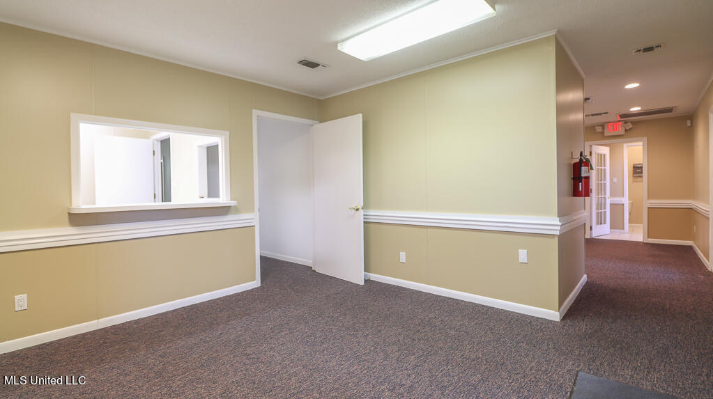 416 E Pass Road Property Photo 24