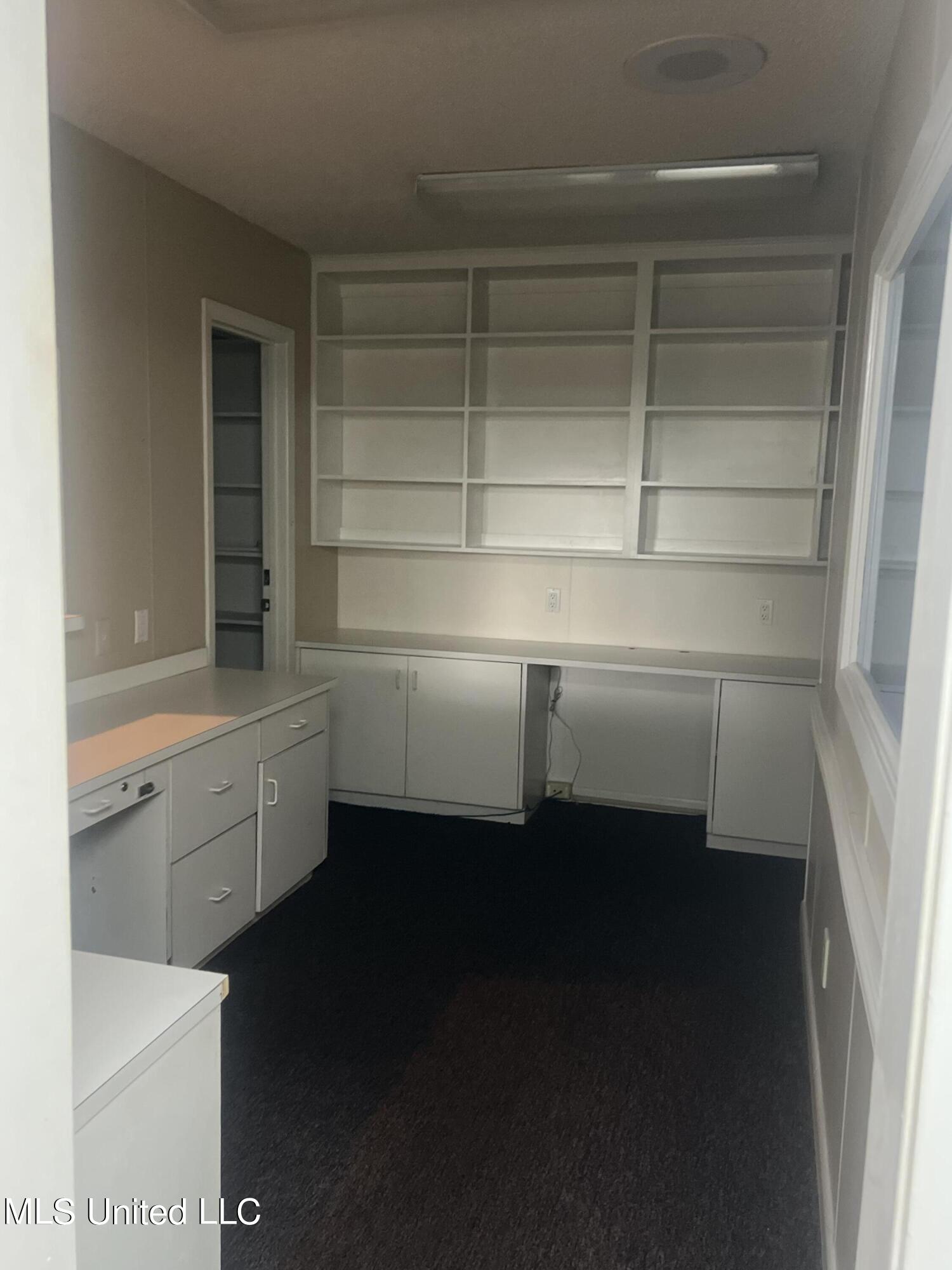416 E Pass Road Property Photo 29