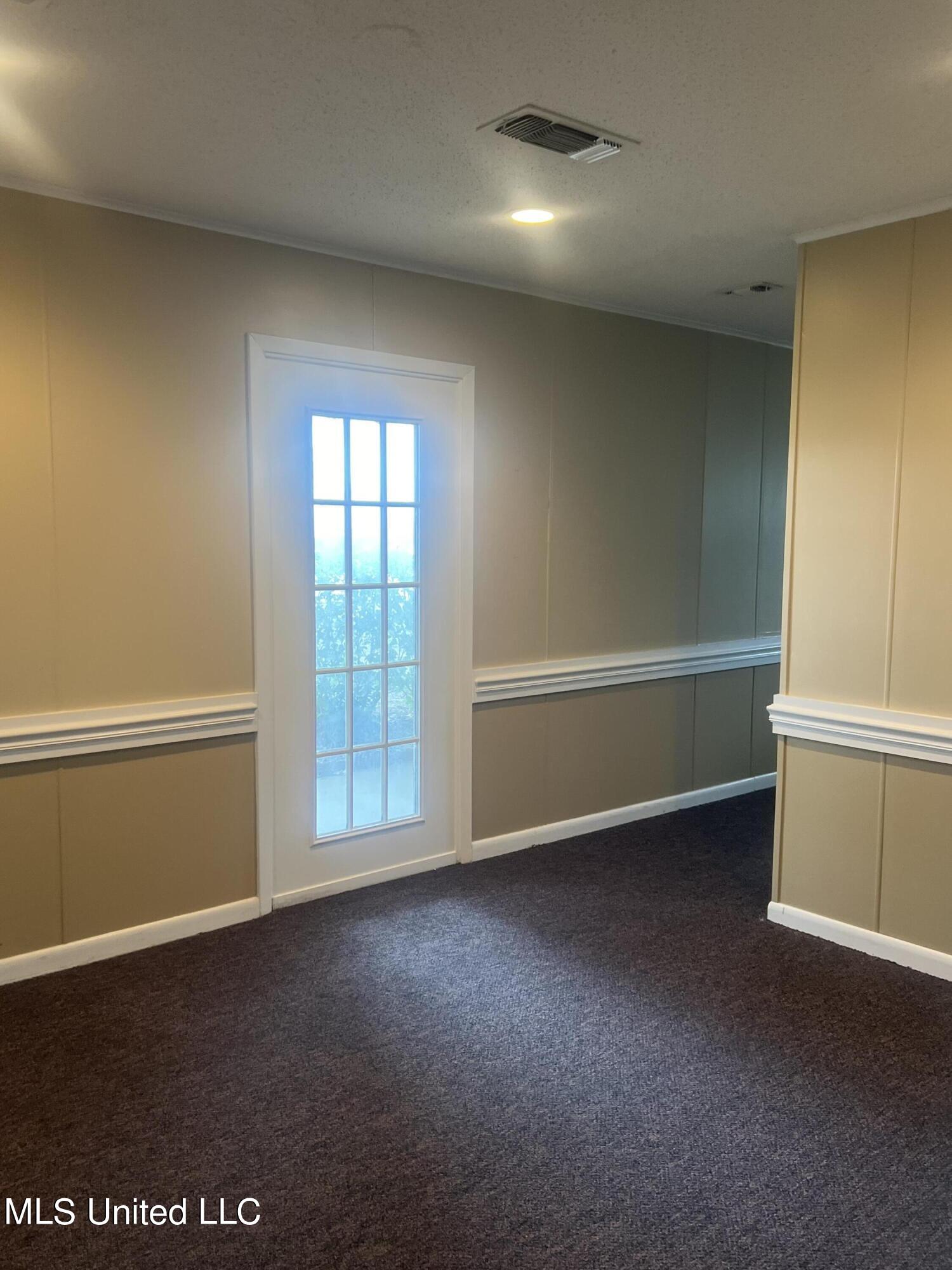 416 E Pass Road Property Photo 30