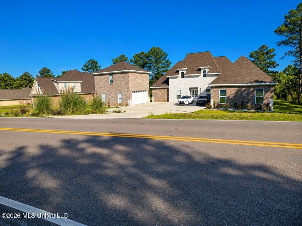 1067 Windmill Drive Property Photo 5