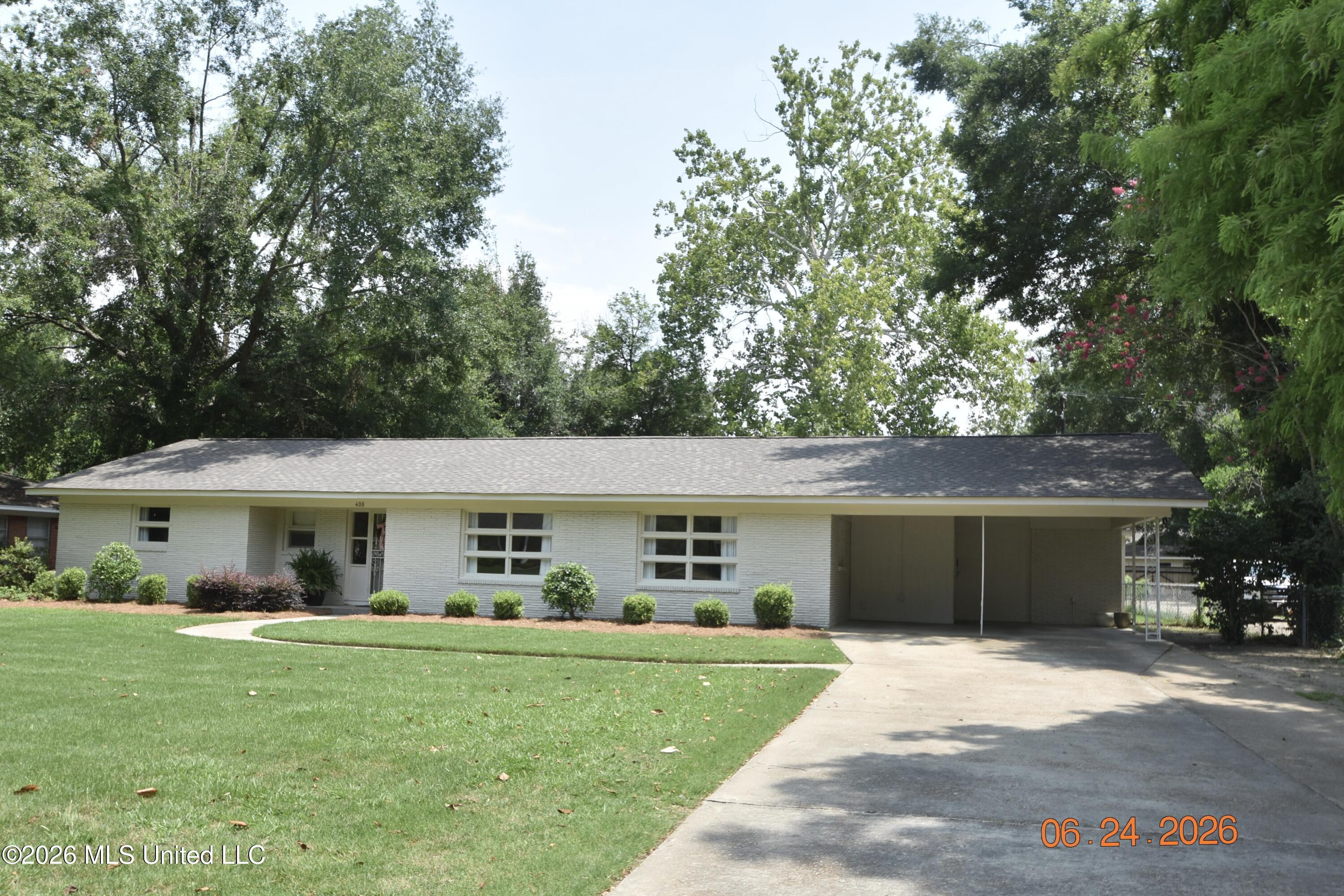 408 E Park Avenue Property Photo 1