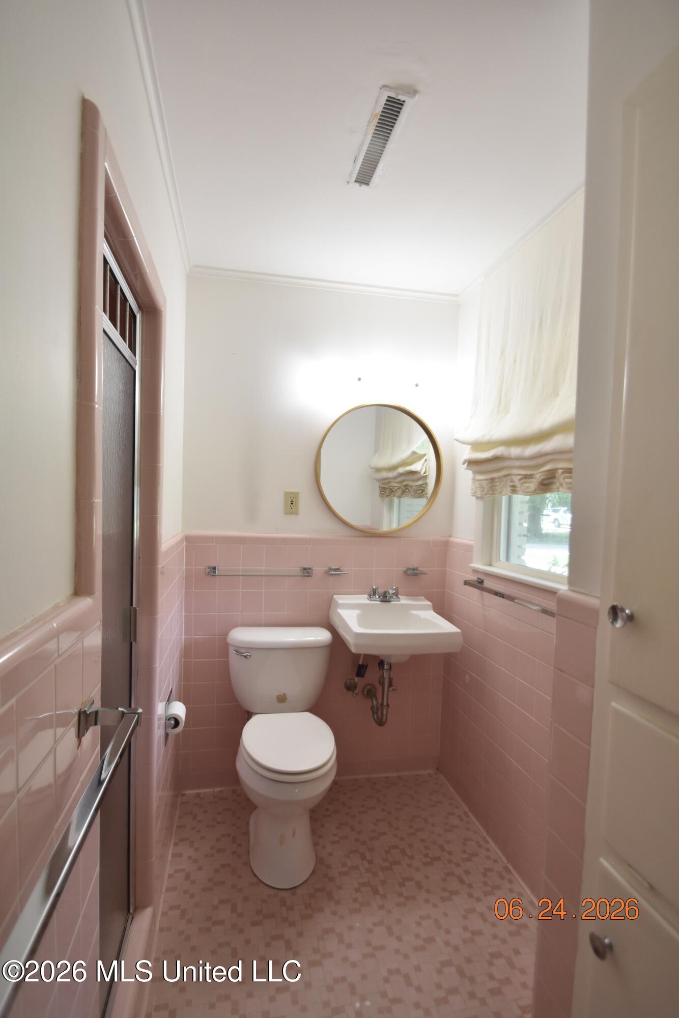 408 E Park Avenue Property Photo 12