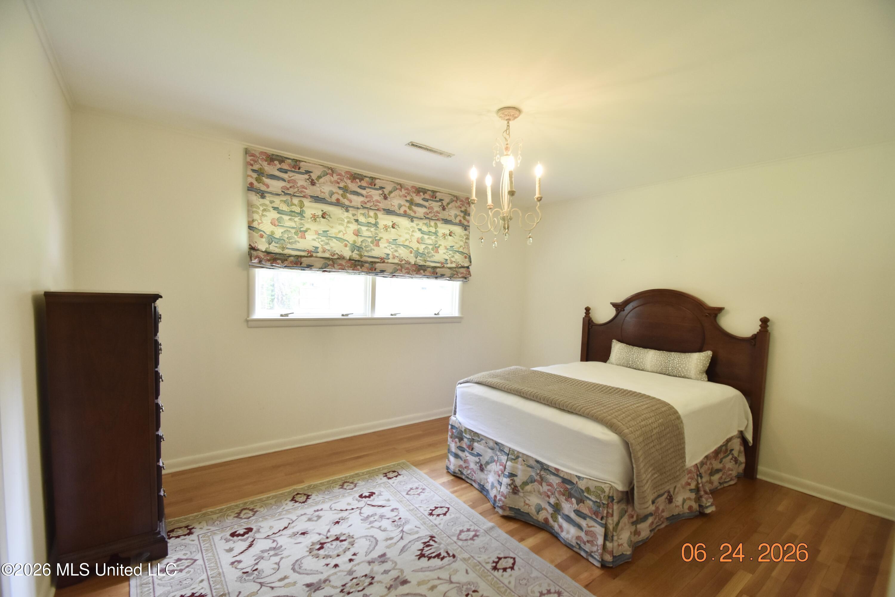 408 E Park Avenue Property Photo 14